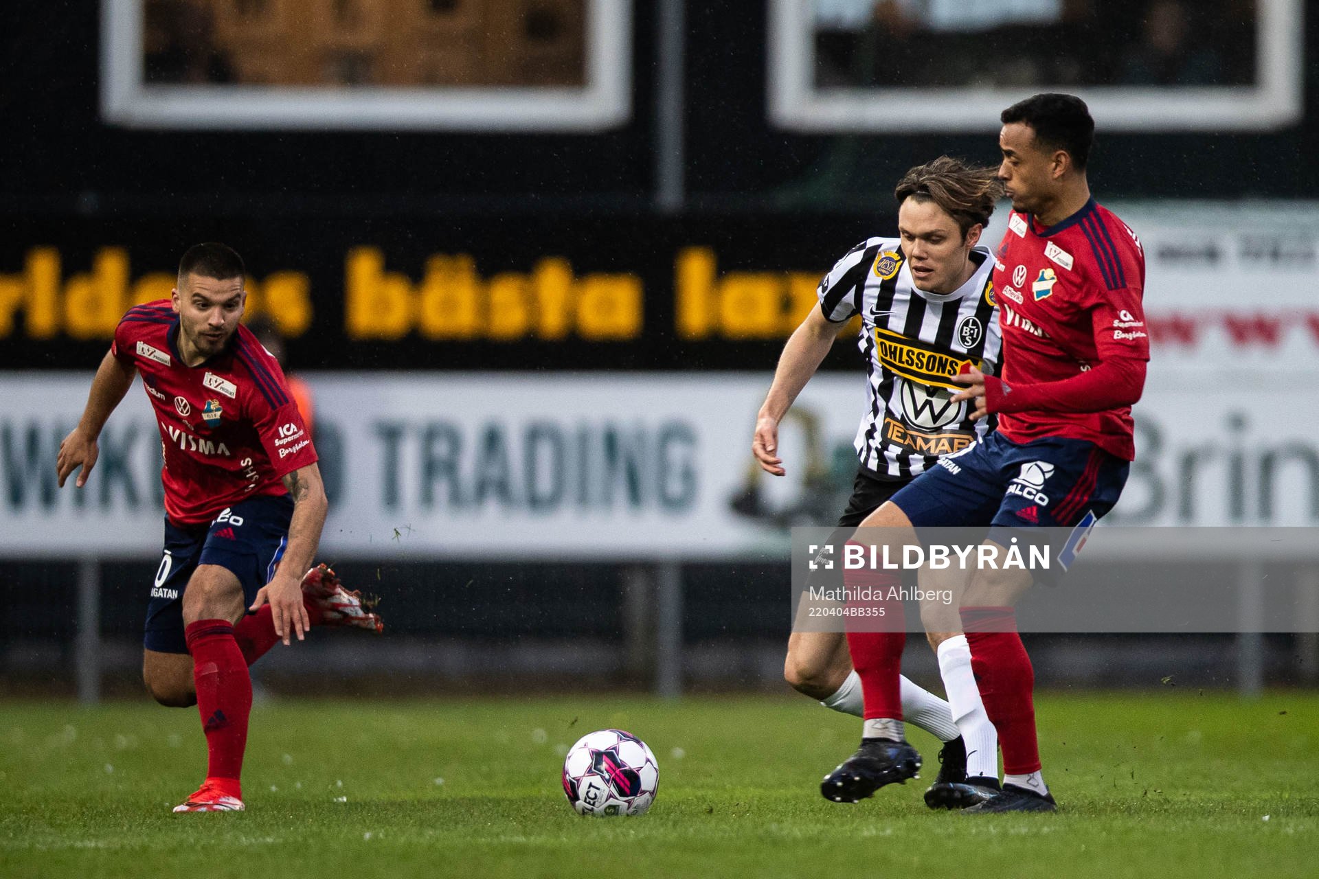 Östers Vladimir Rodic och Marc Rochester Sörensen mot