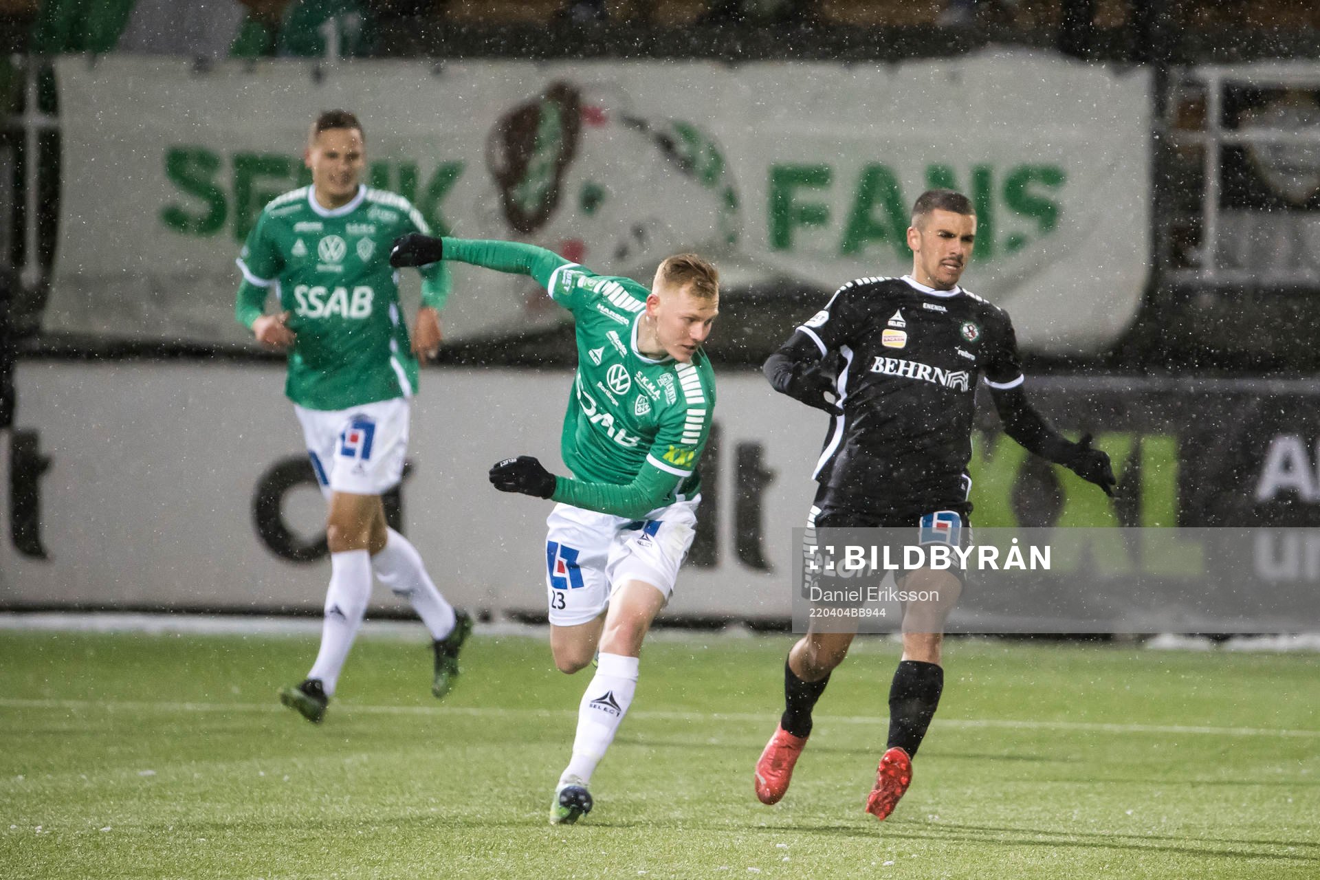 Brages Christoffer Redenstand och Örebros Hussein Ali