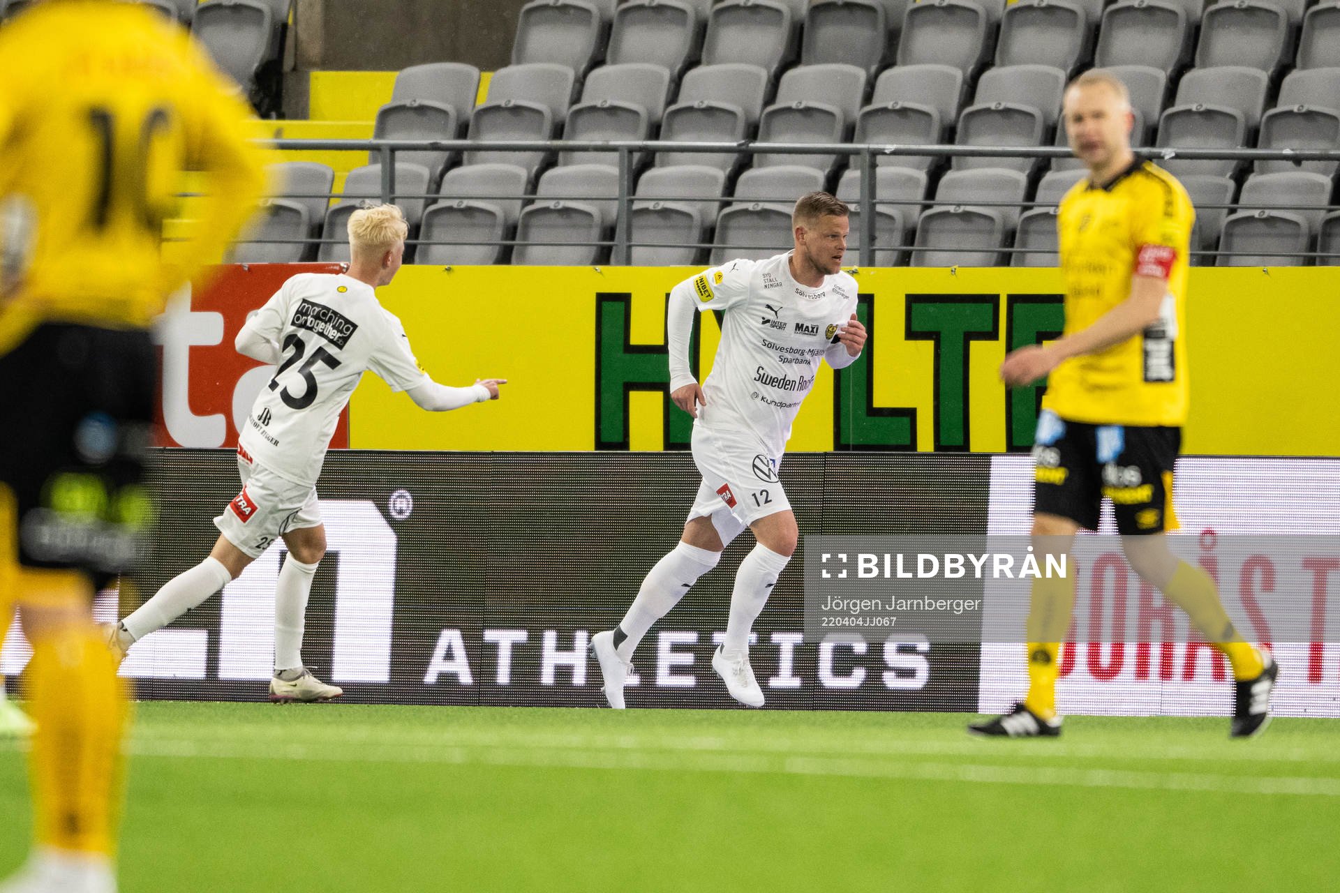 Mjällbys David Löfquist jublar