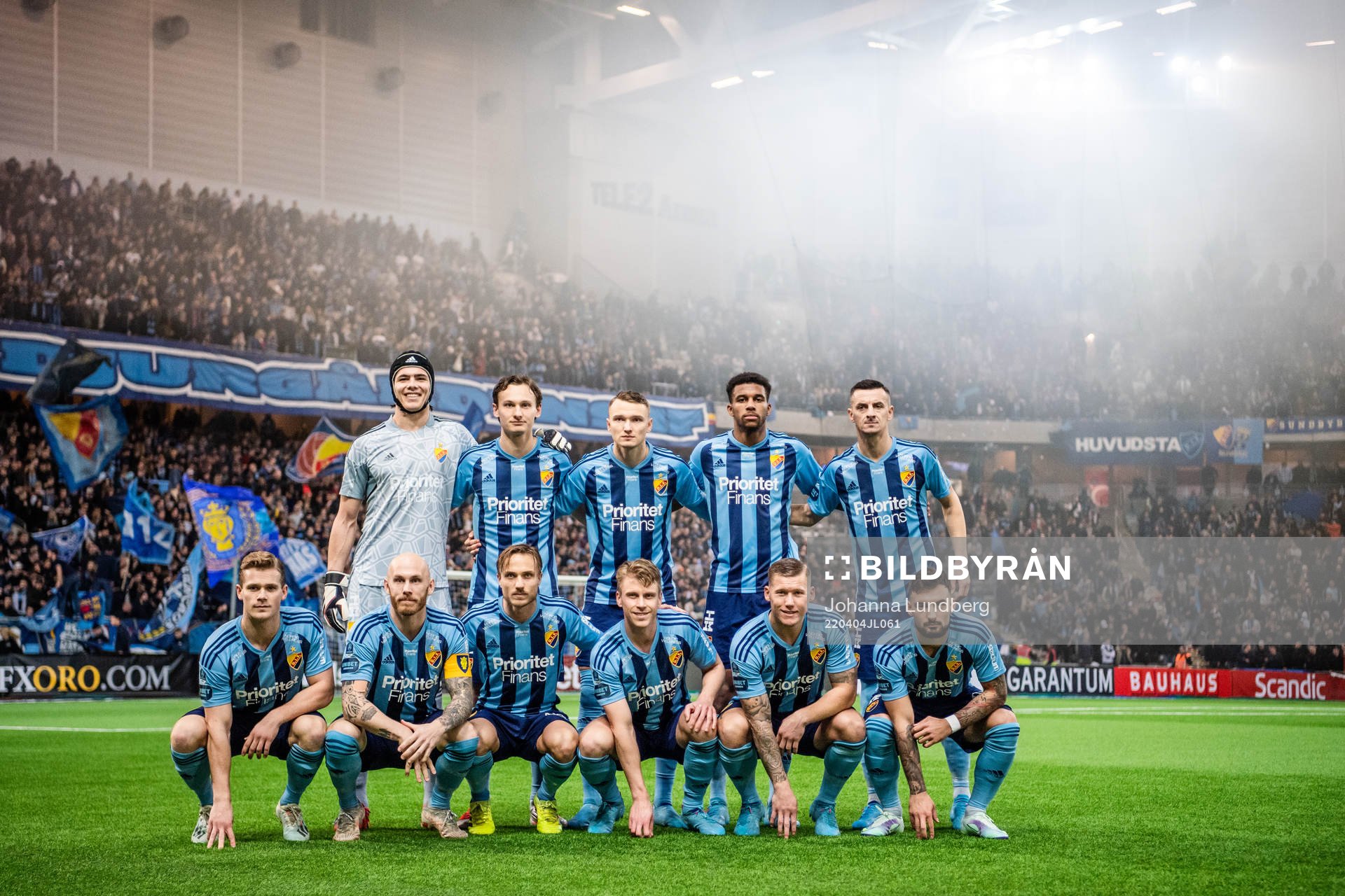 Djurgårdens spelare ställer upp för en lagbild inför fotbollsmatchen i Allsvenskan mellan Djurgården och Degerfors den 4 april 2022 i Stockholm. Övre raden fr.v. målvakt Jacob Widell Zetterström, Hjalmar Ekdal, Piotr Johansson, Isak Hien och Haris Radetinac. Nedre raden fr.v. Hampus Finndell, Magnus Eriksson, Pierre Bengtsson, Rasmus Schüller, Victor Edvardsen och Sead Haksabanovic