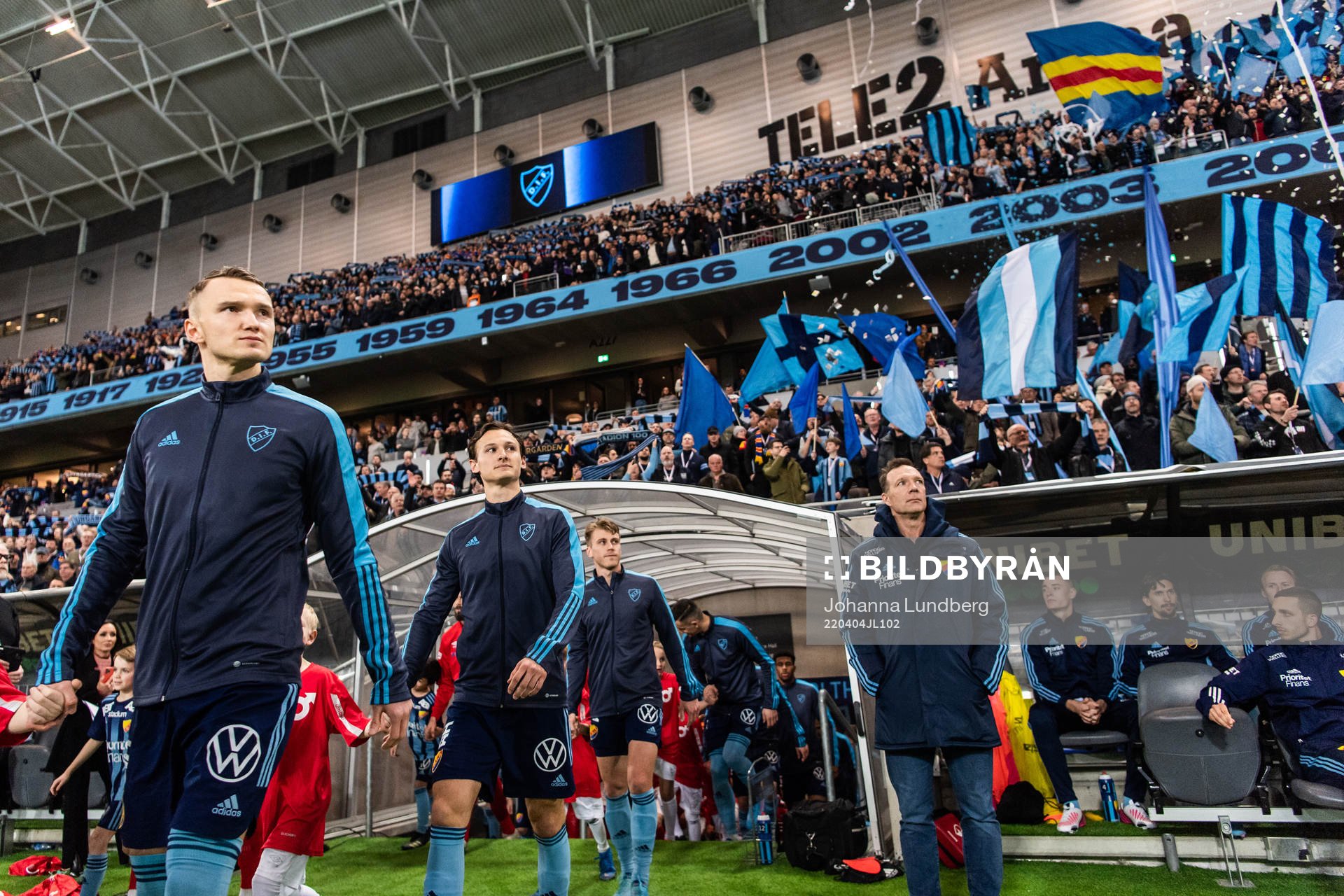 Djurgårdens Piotr Johansson ocinför fotbollsmatchen i