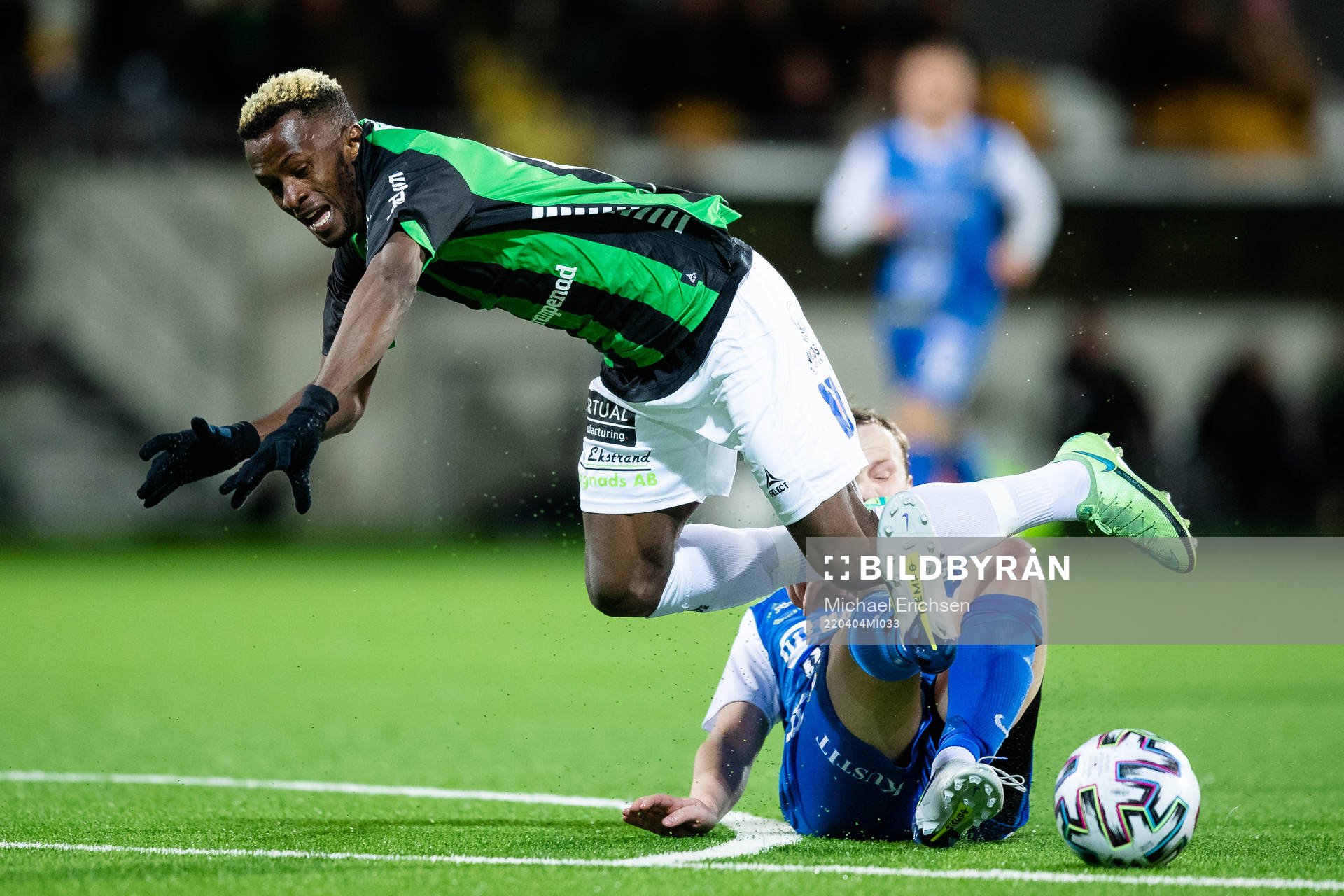 GAIS Rickard Emeka Friday fälls av Oddevolds Pontus