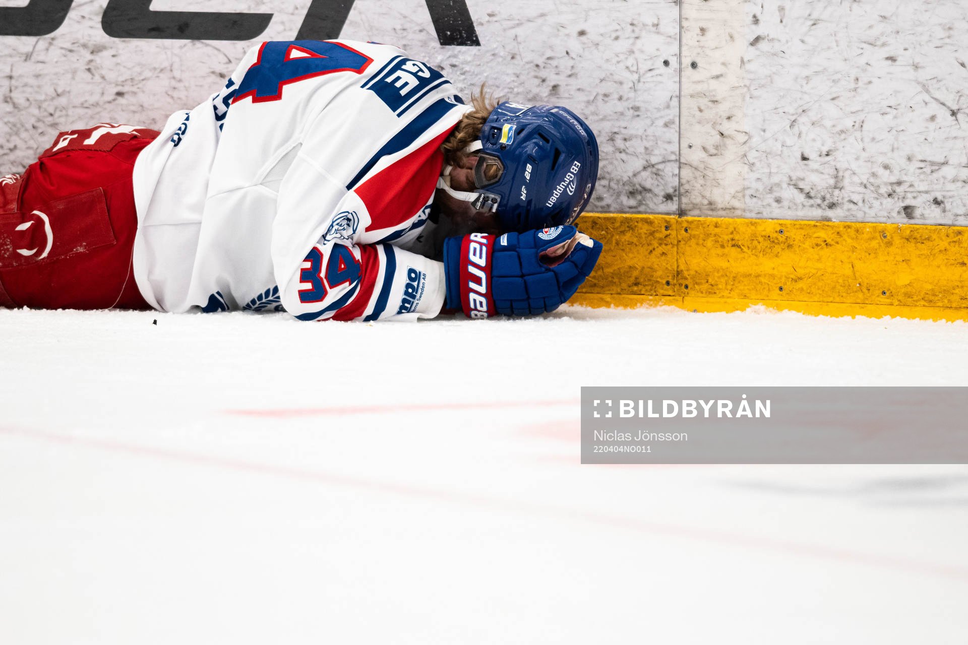 Oskarshamns Philip Samuelsson har ont