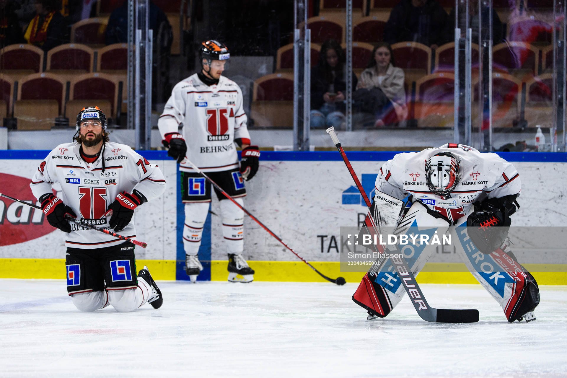 Örebros Nick Ebert och målvakt Jhonas Enroth