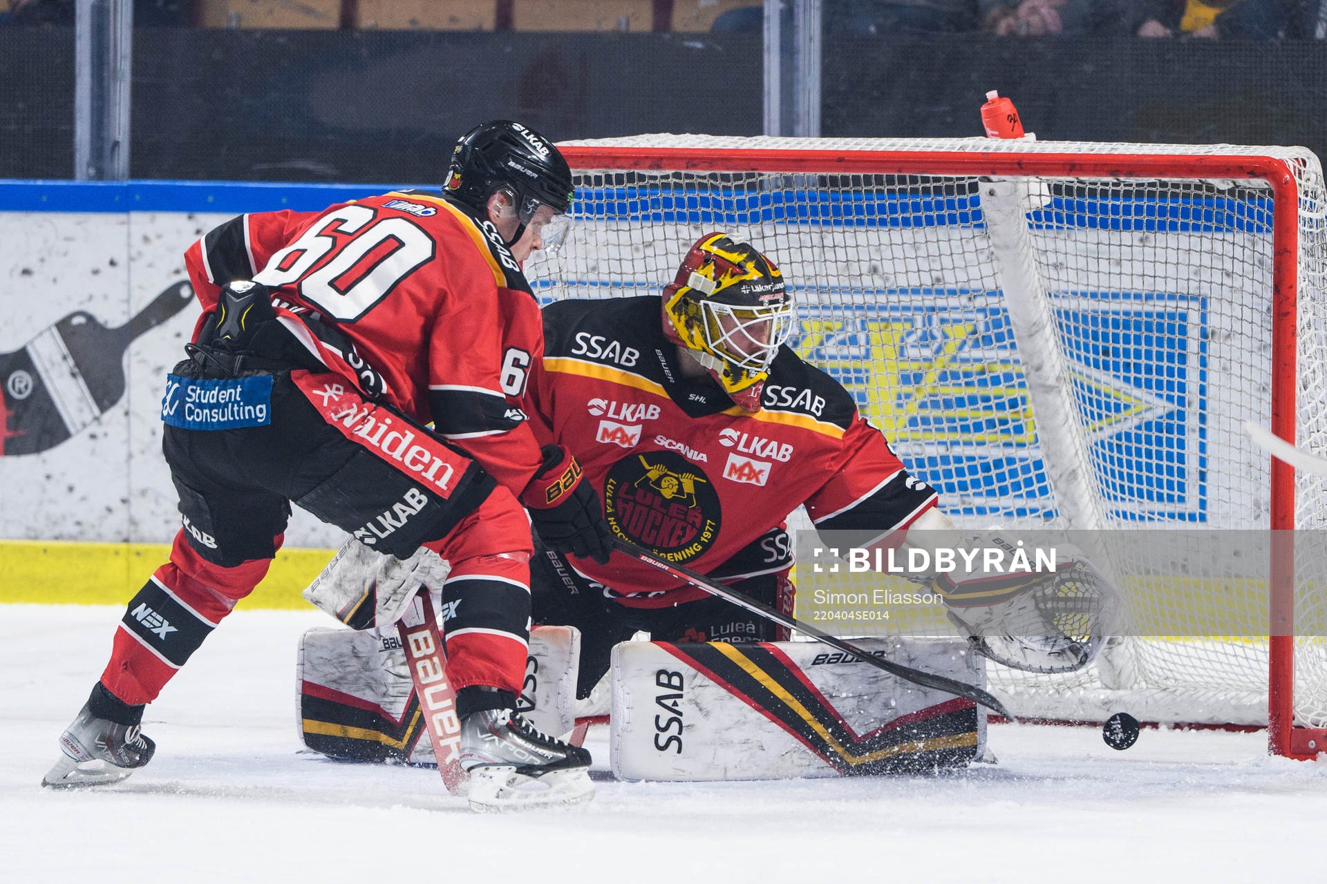 Luleås Julius Honka och målvakt Joel Lassinantti