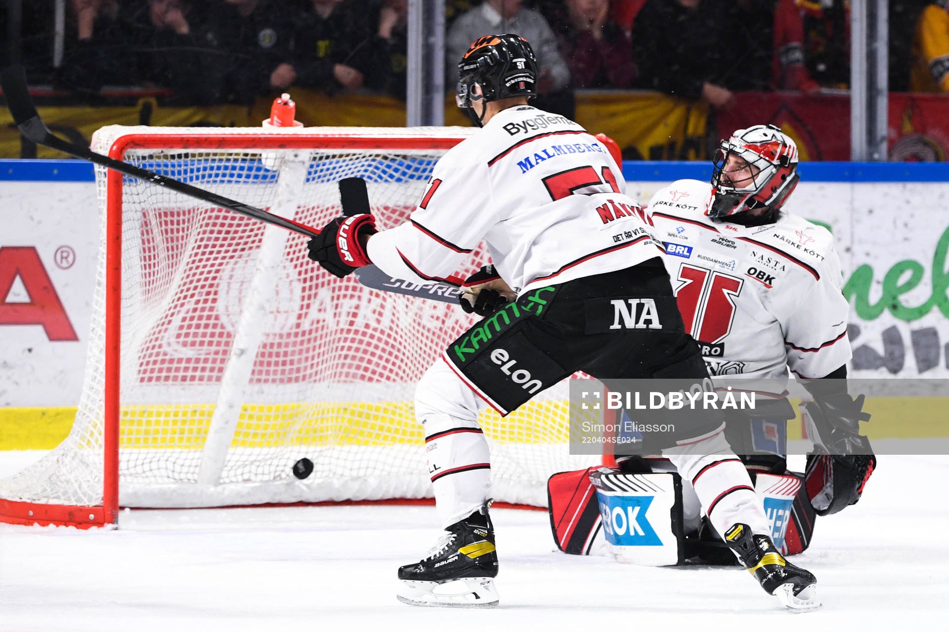 Örebros målvakt Jhonas Enroth deppar