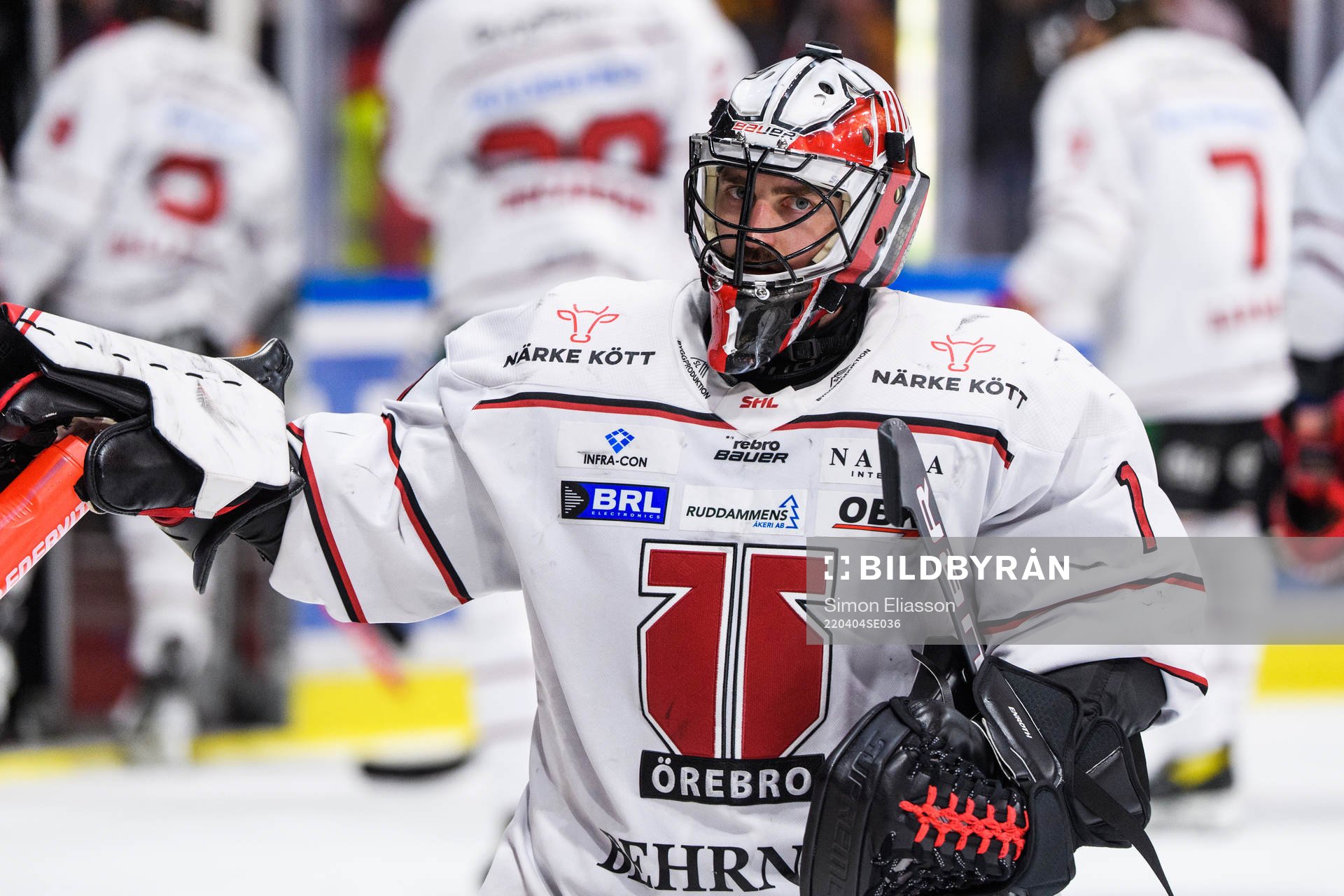 Örebros målvakt Jhonas Enroth deppar