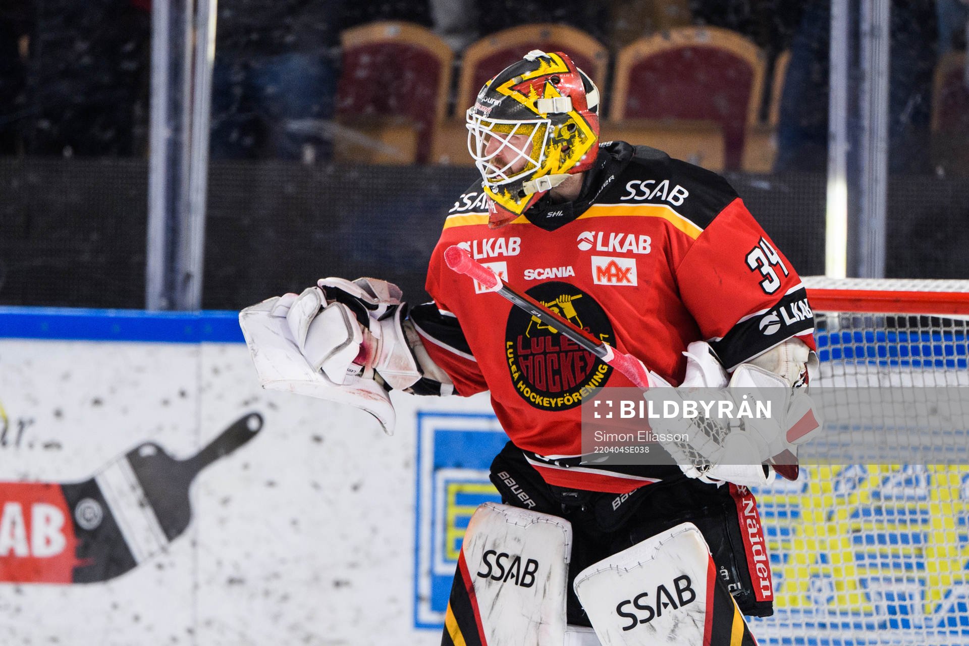 Luleås målvakt Joel Lassinantti jublar