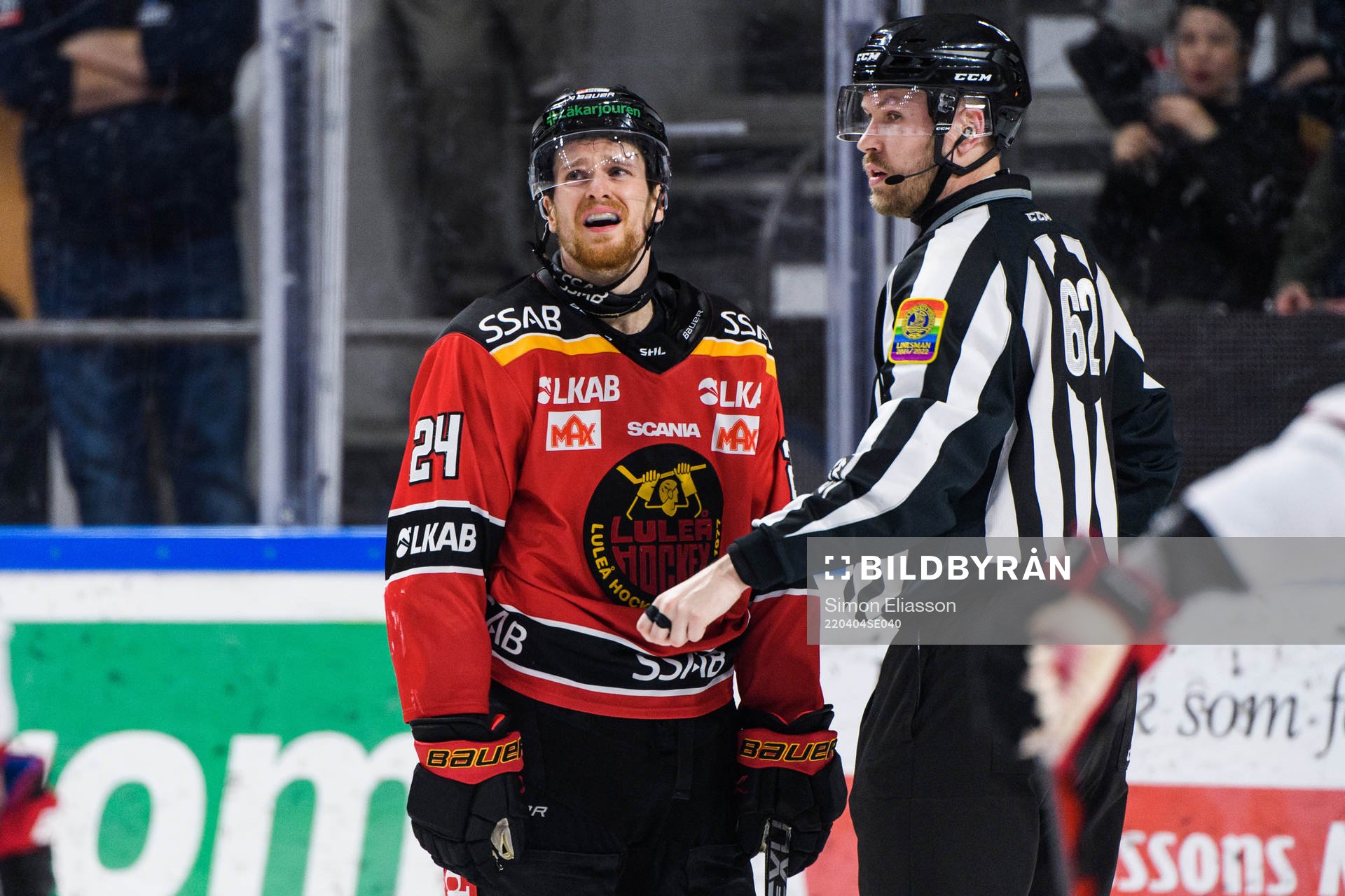 Luleås Brendan Shinnimin och Linjedomare Peter Almerstedt
