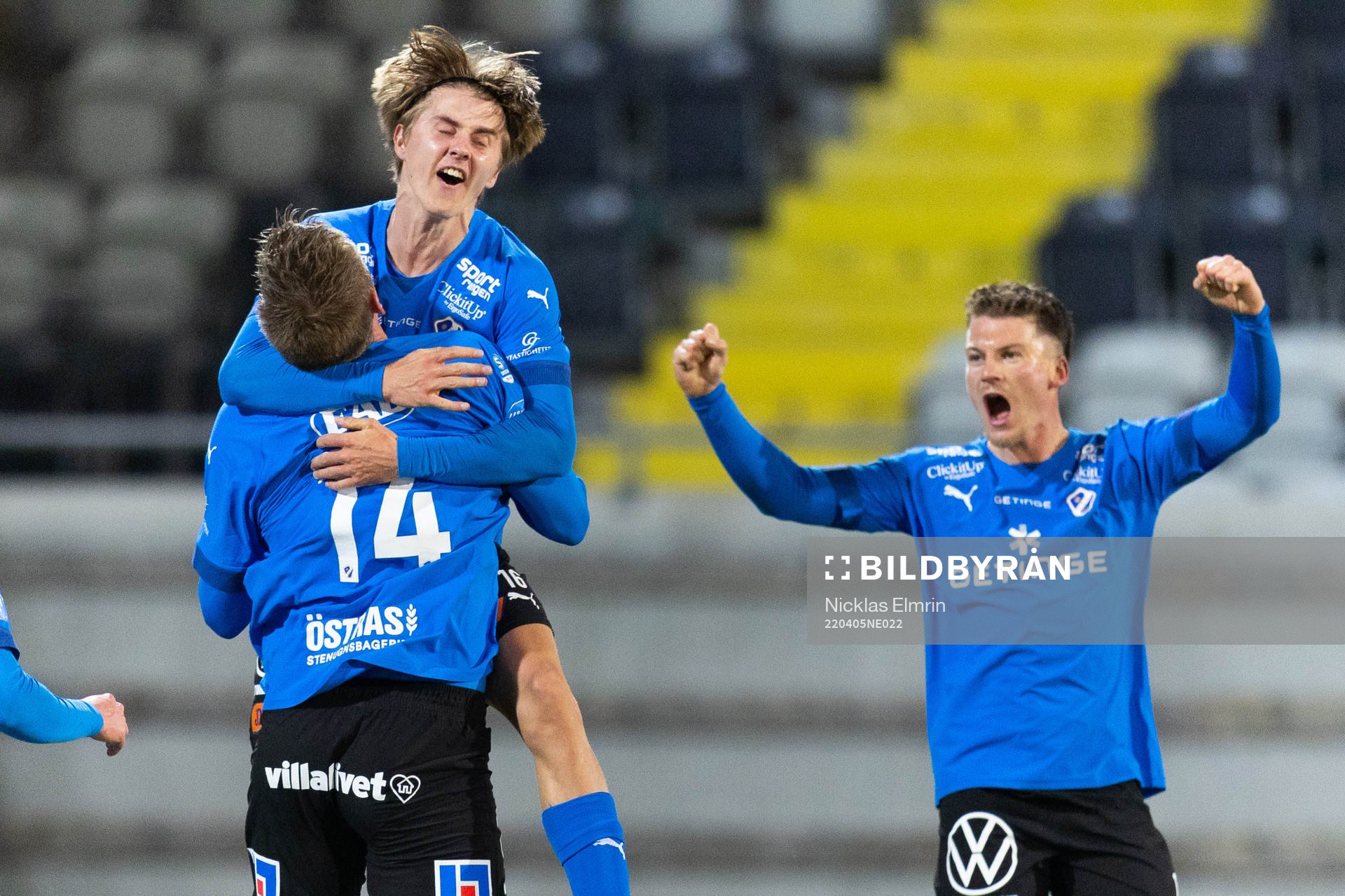 Halmstads Erik Ahlstrand och Mikael Boman jublar