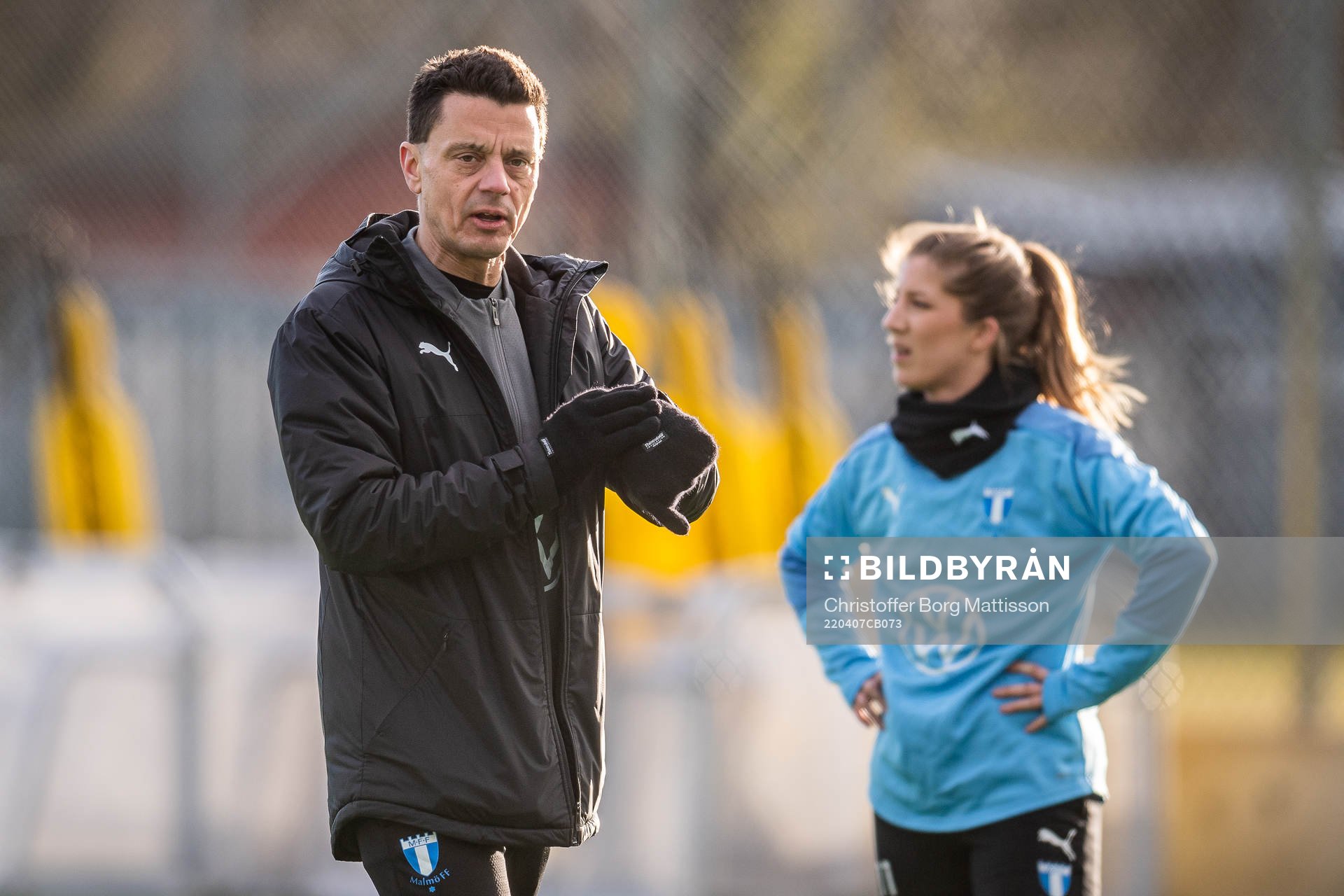 Tränare Fredrik Jahnfors under en fotbollsträning med Malmö FF Dam den 7 april 2022 i Malmö. 