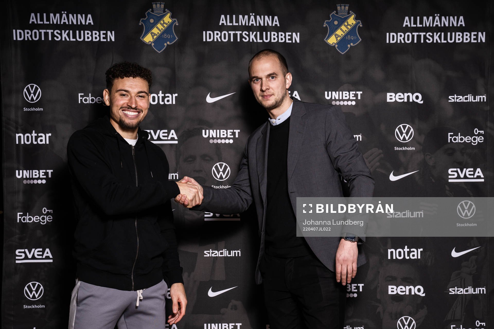 Jordan Larsson och Sportchef Henrik Jurelius