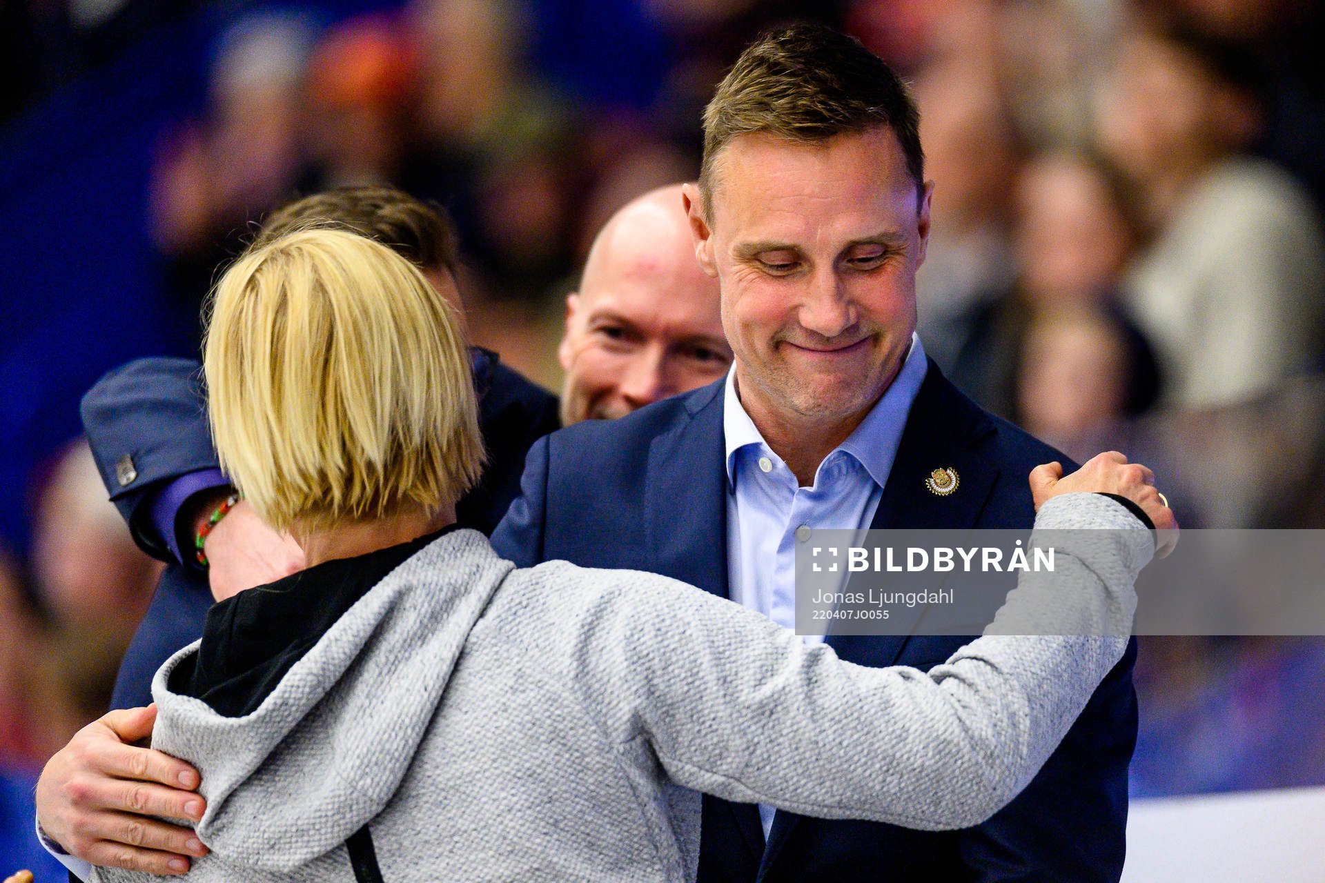 Frölundas tränare Roger Rönnberg jublar