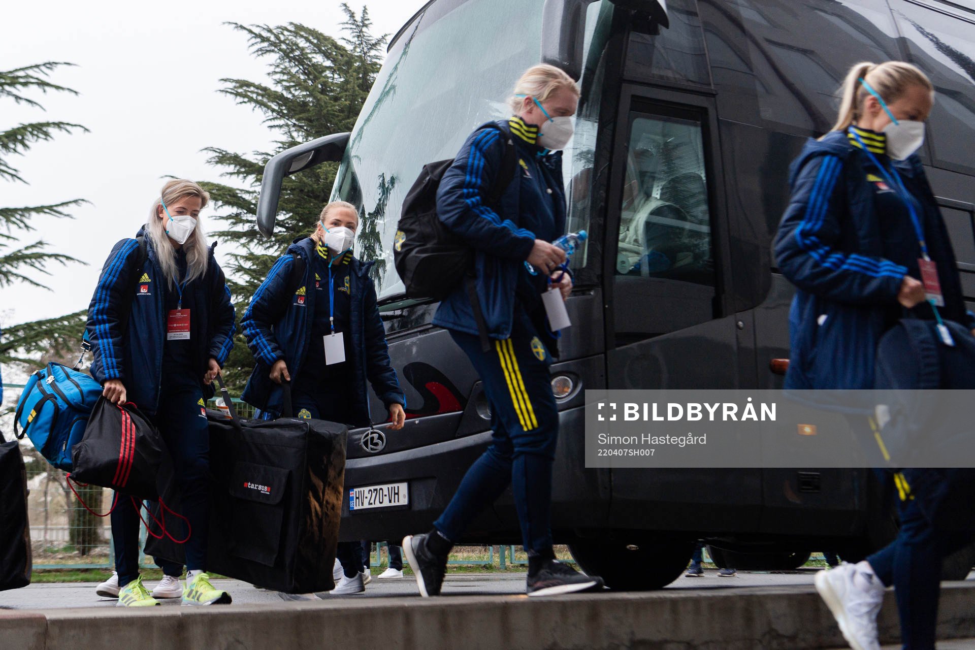 Hanna Glas, Magdalena Eriksson and goalkeeper Hedvig