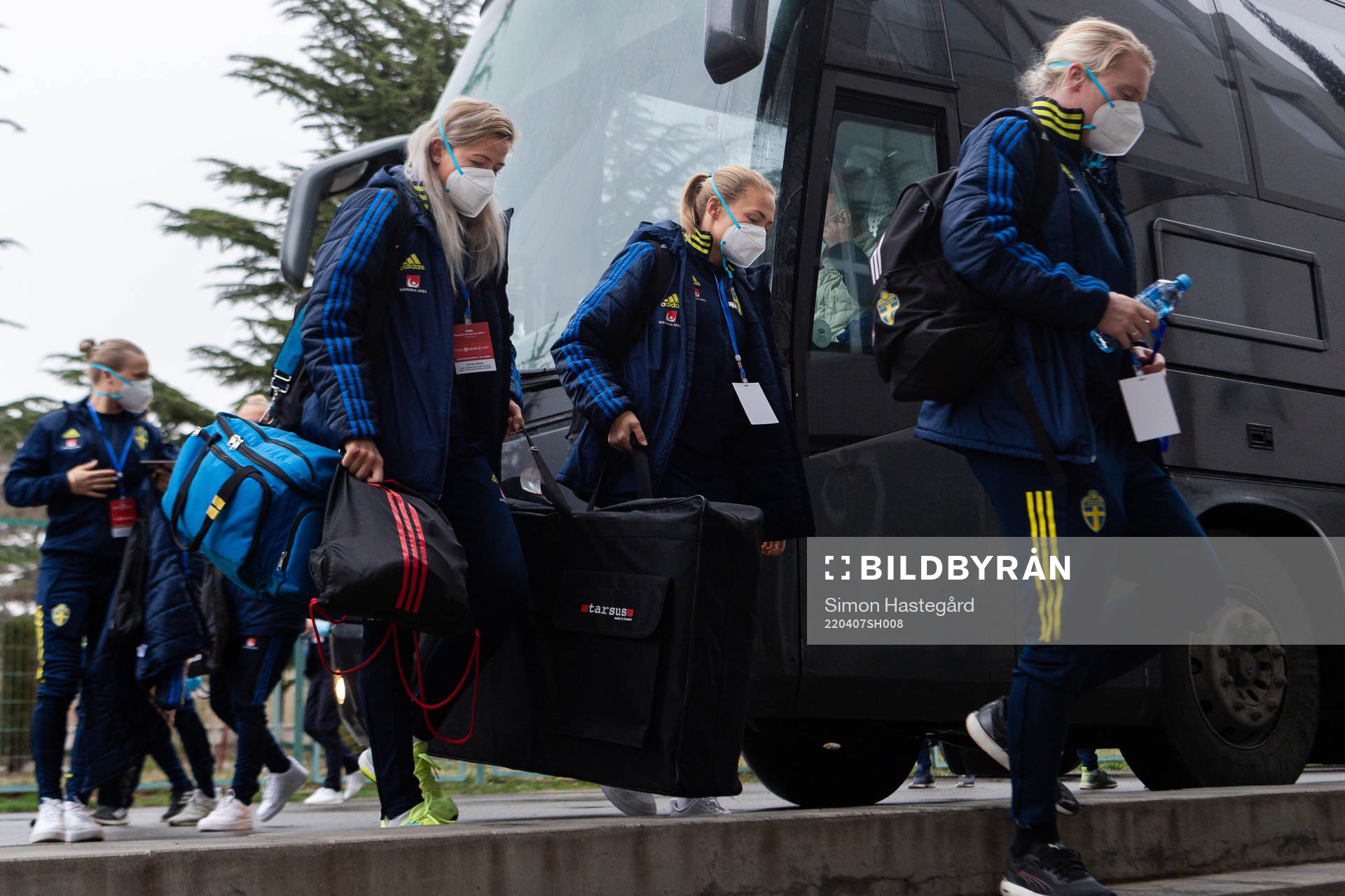 Hanna Glas, Magdalena Eriksson and goalkeeper Hedvig