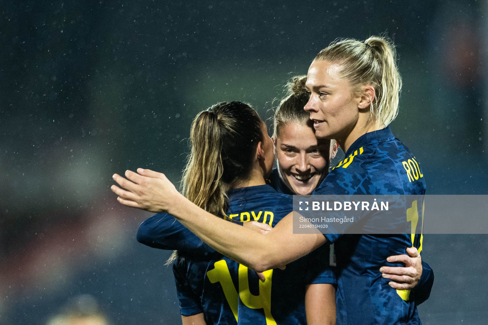 Filippa Angeldahl of Sweden celebrate with Fridolina Rolfö