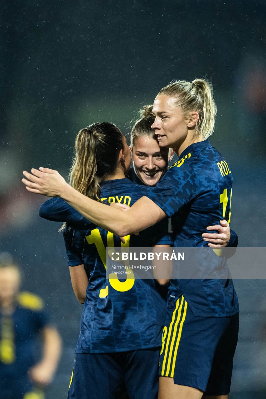 Filippa Angeldahl of Sweden celebrate with Fridolina Rolfö