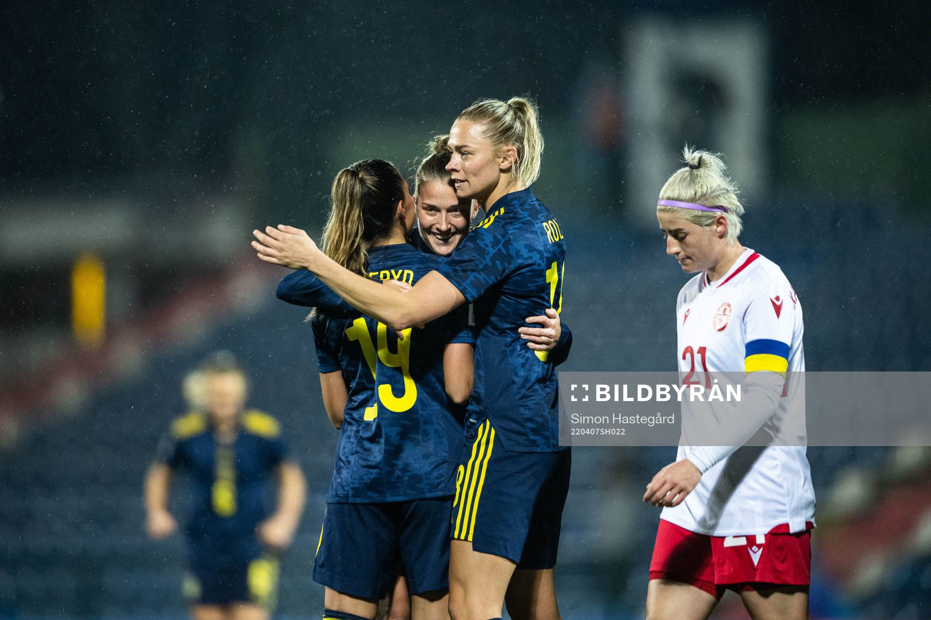 Filippa Angeldahl of Sweden celebrate with Fridolina Rolfö