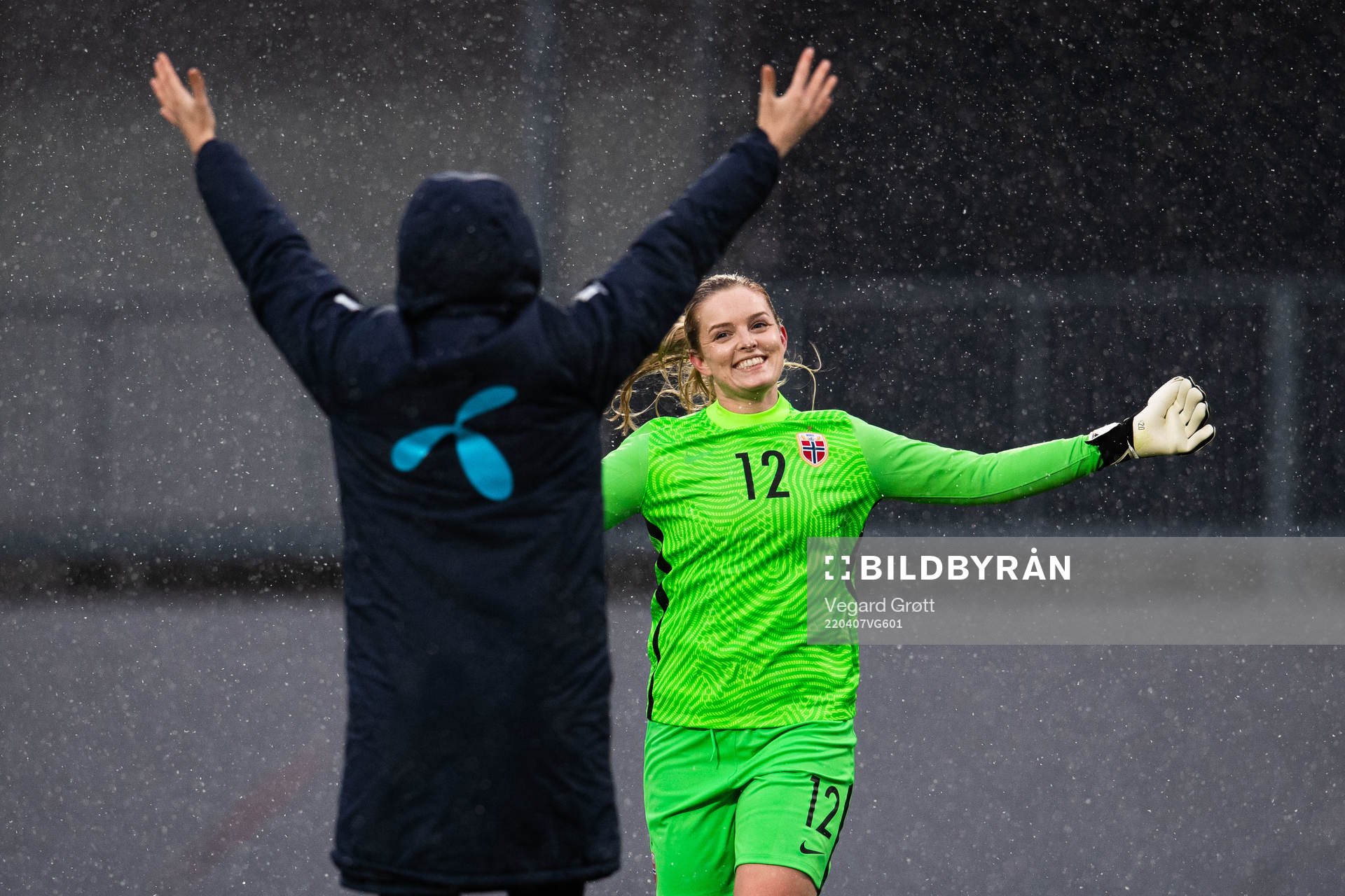 Goalkeeper Guro Pettersen of Norway celebrate after the FIFA Women's World Cup Qualifier football match between Norway and Kosovo on April 7, 2022 in Sandefjord.