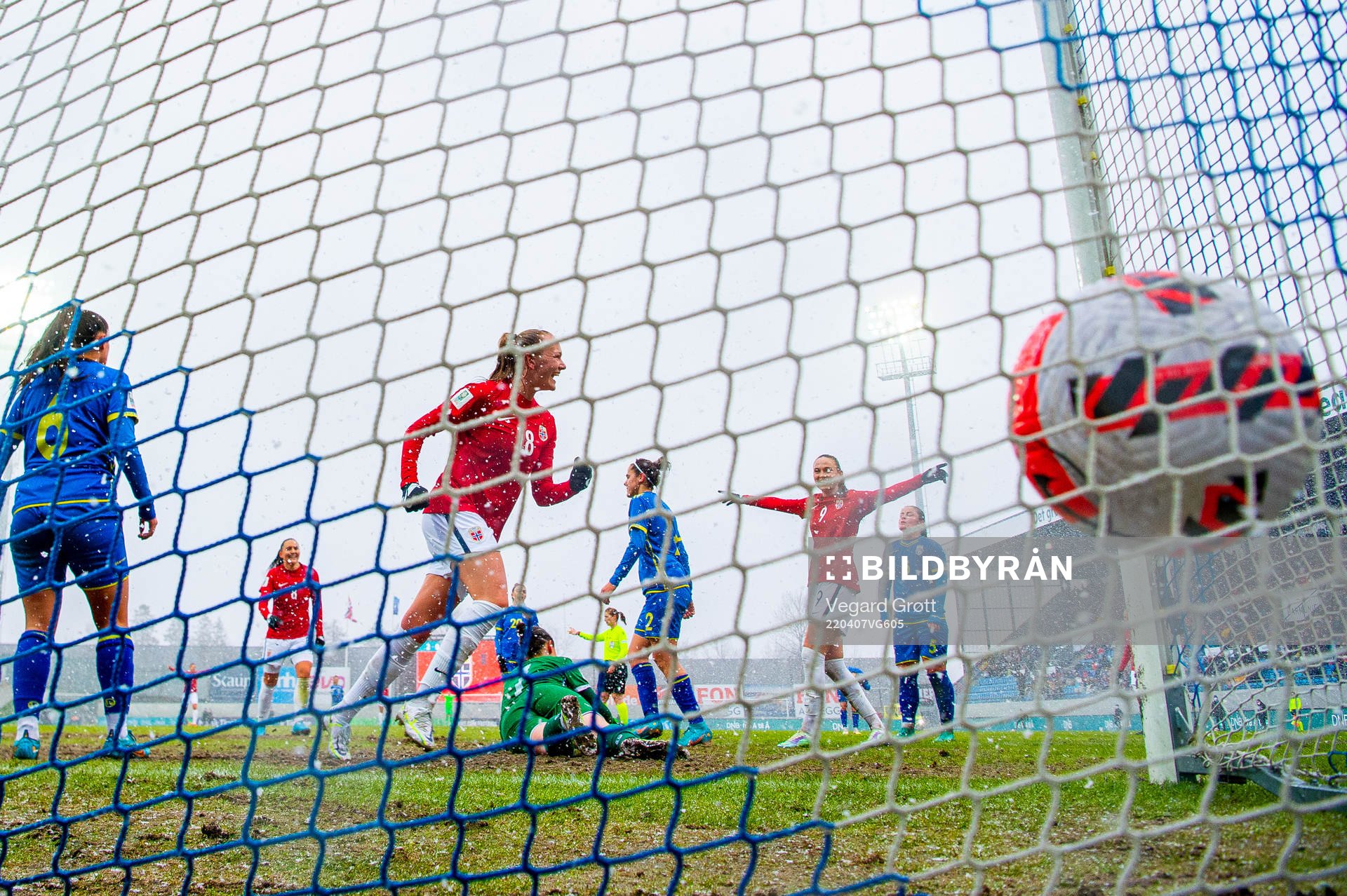 Frida Maanum of Norway celebrates
