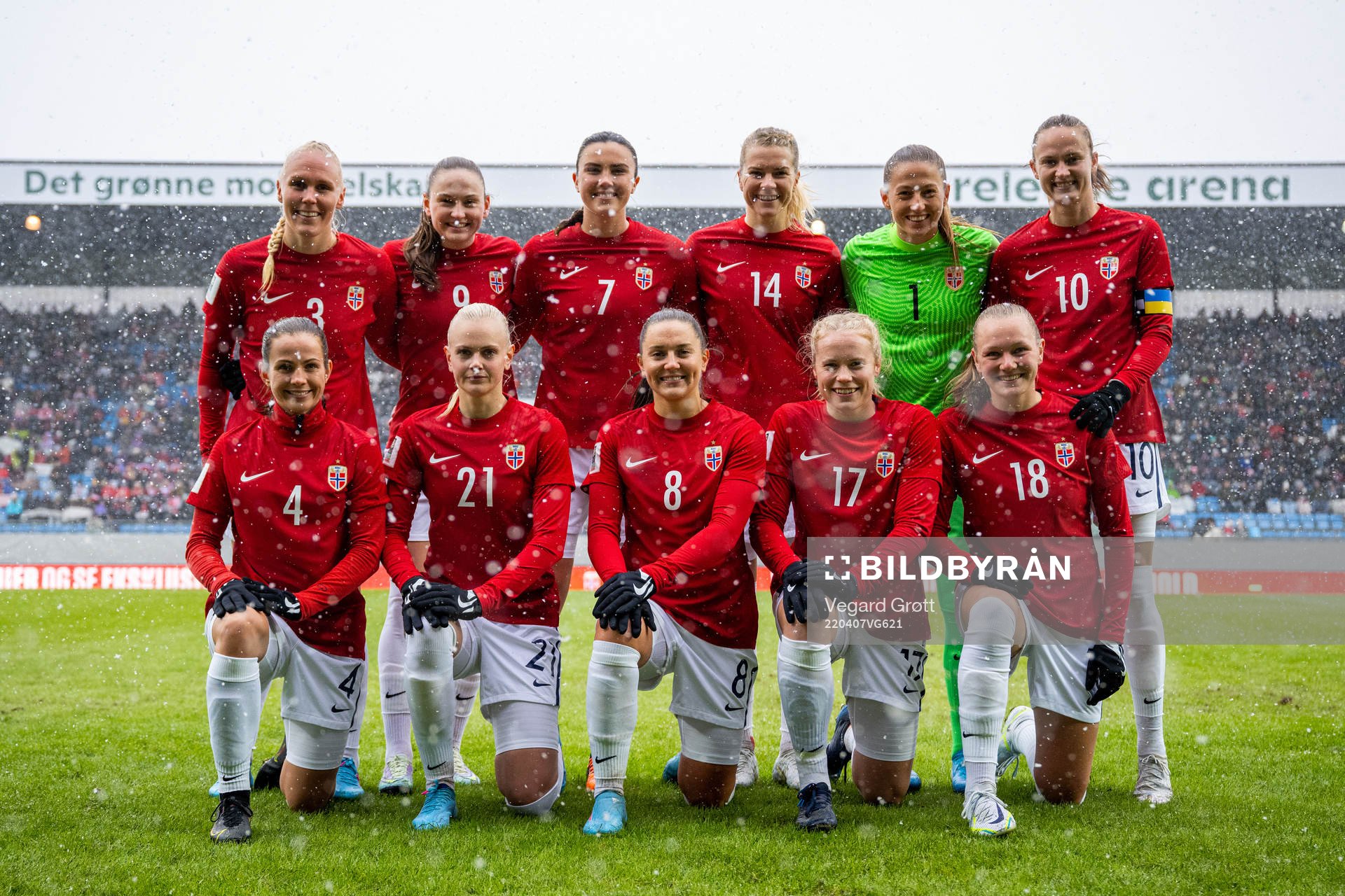 The starting eleven of Norway pose for a team photo