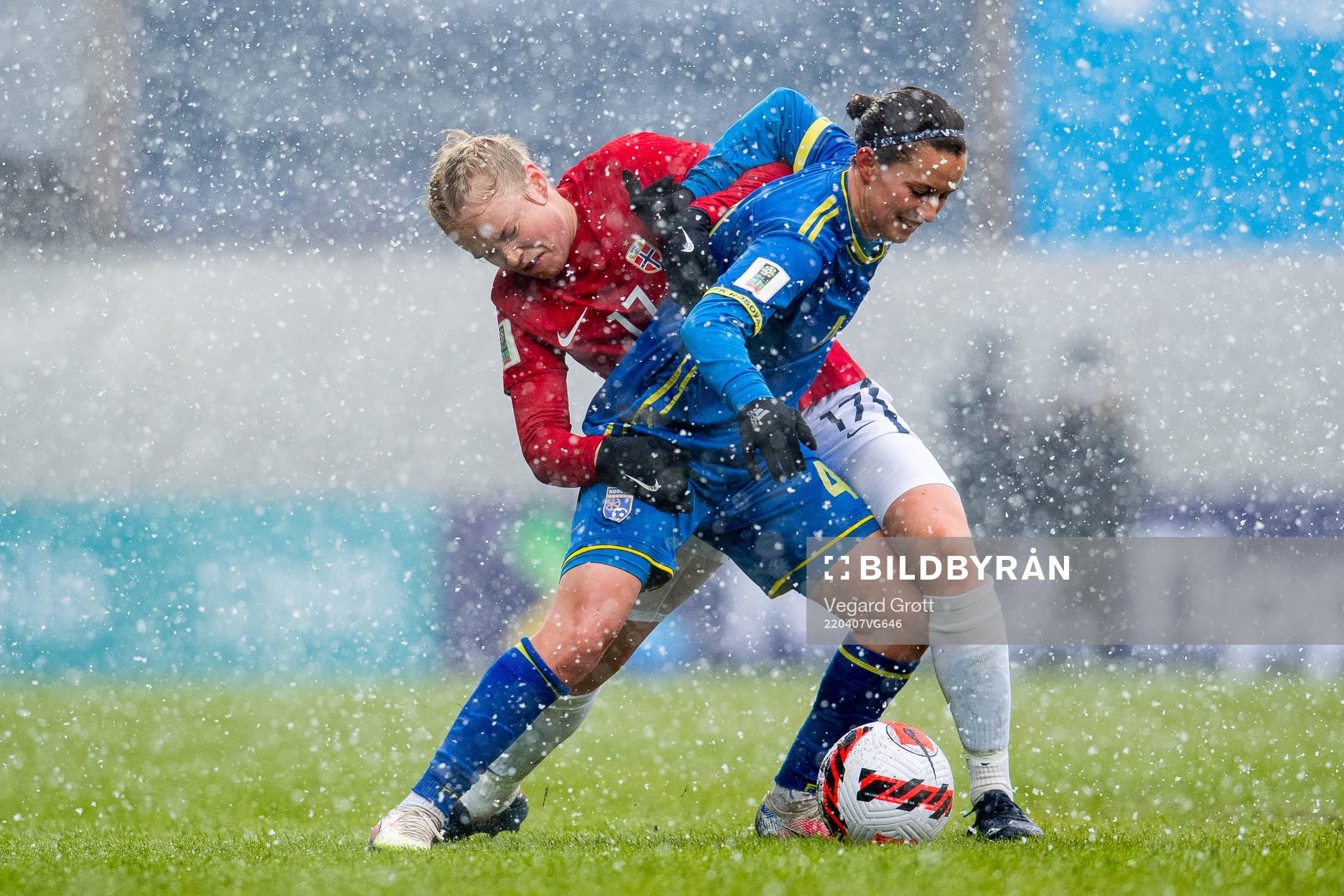 Julie Blakstad of Norway and Donjeta Halilaj of Kosovo