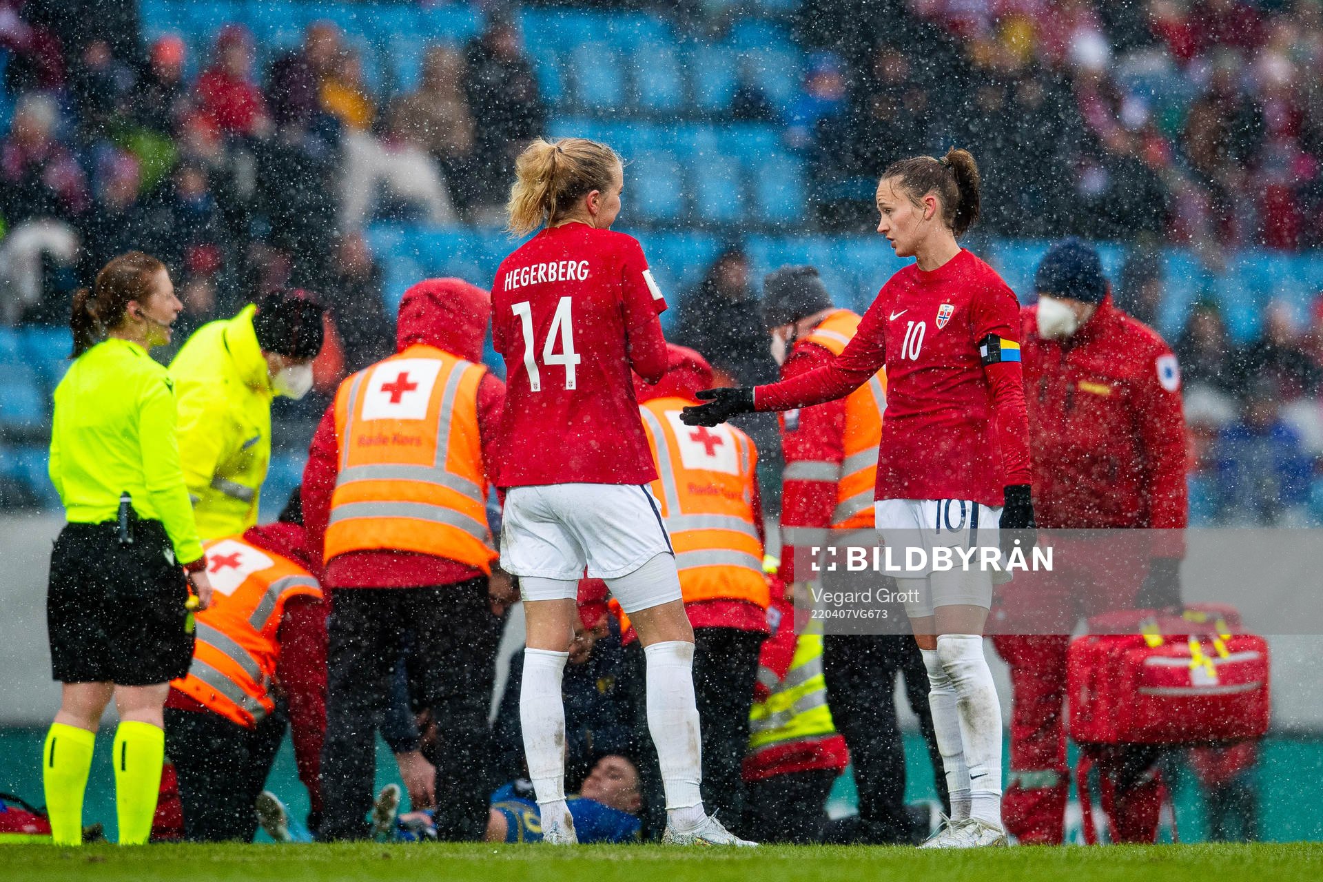 Ada Hegerberg and Caroline Graham Hansen of Norway