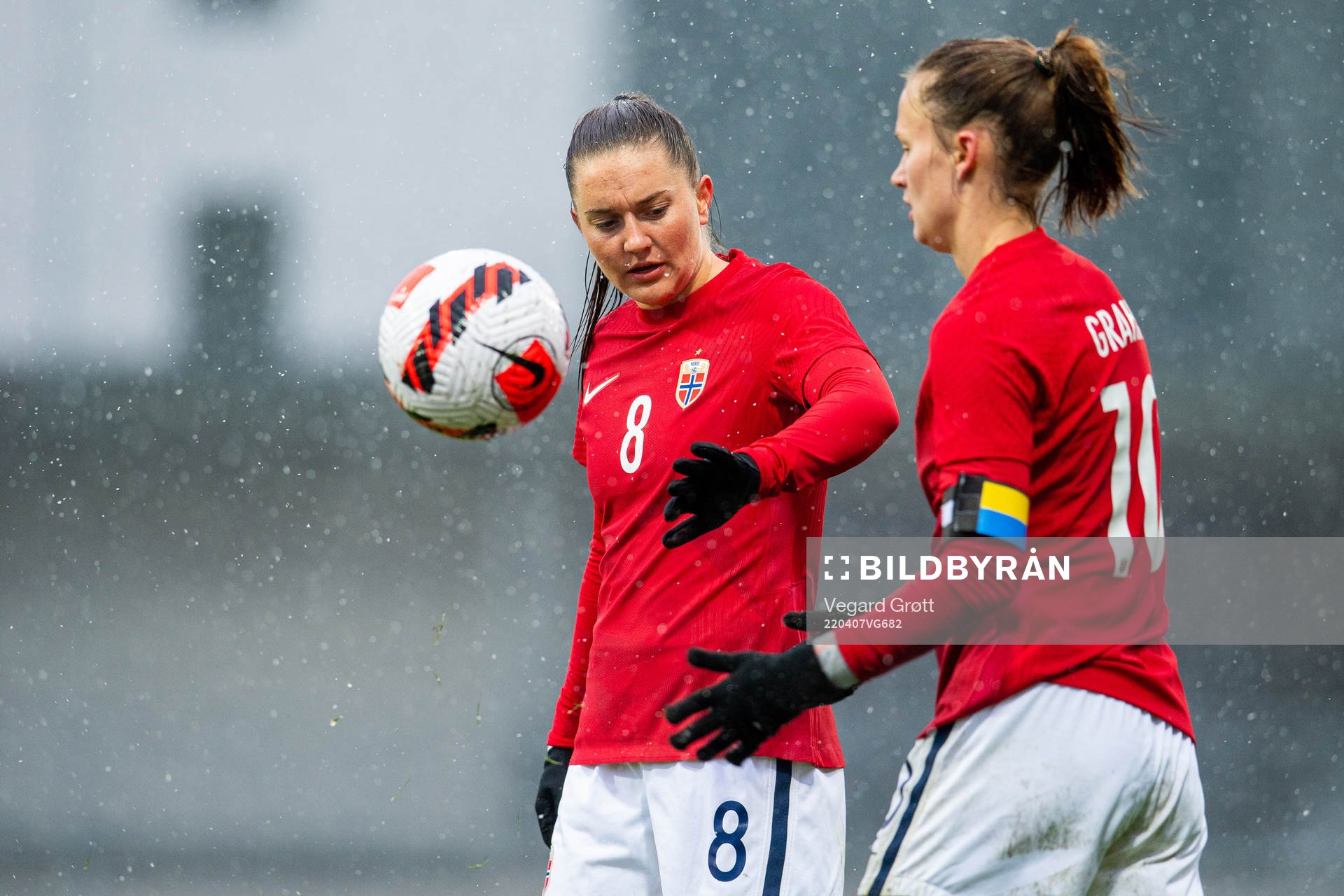 Vilde Bøe Risa and Caroline Graham Hansen of Norway