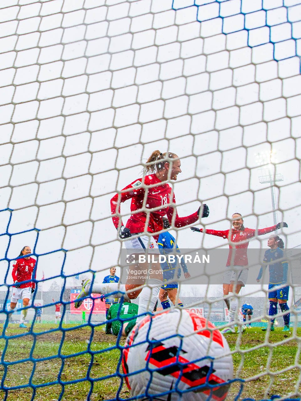 Frida Maanum of Norway celebrates