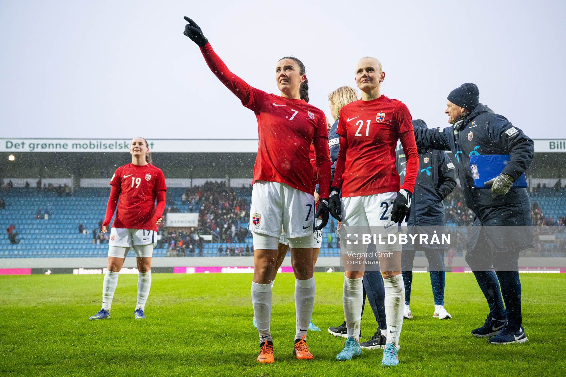 Ingrid Syrstad Engen and Karina Sævik of Norway