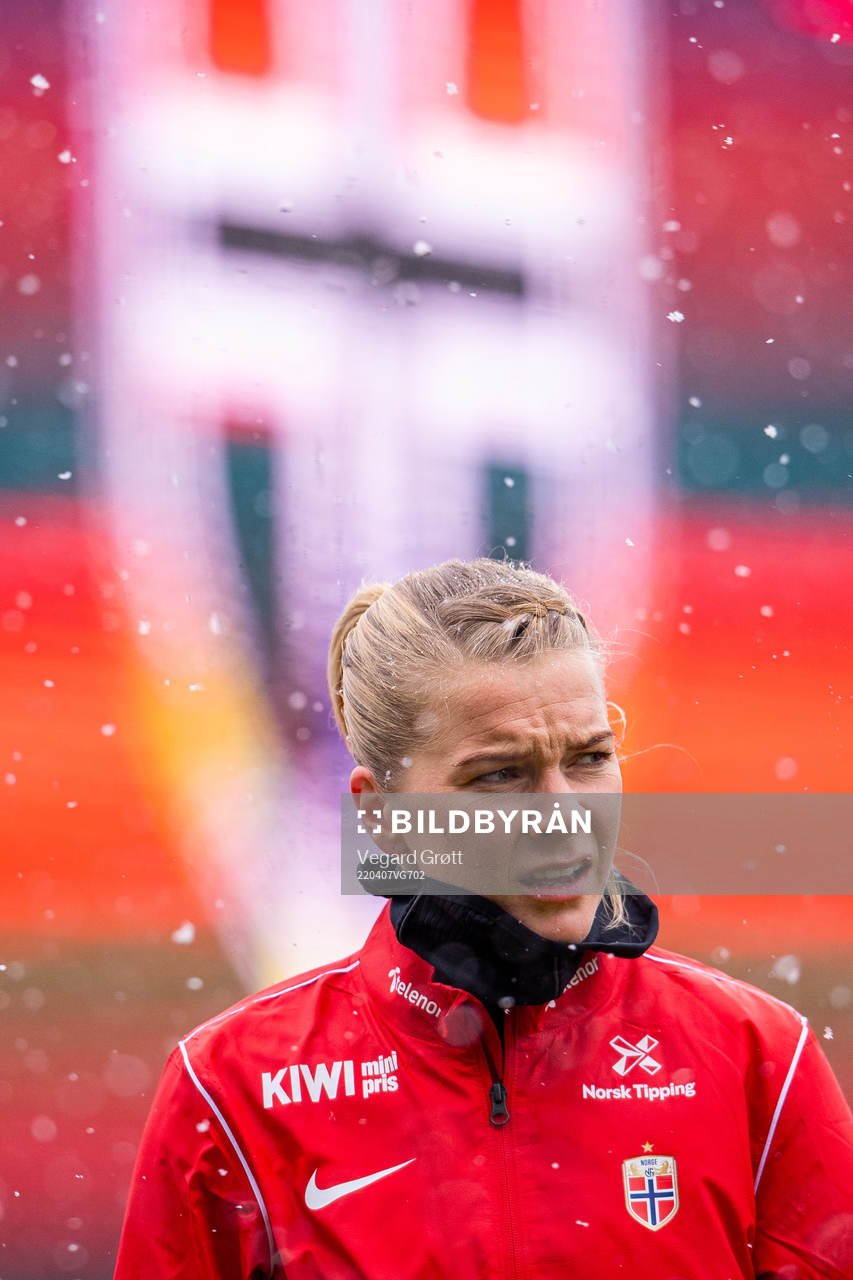 Ada Hegerberg of Norway warms up