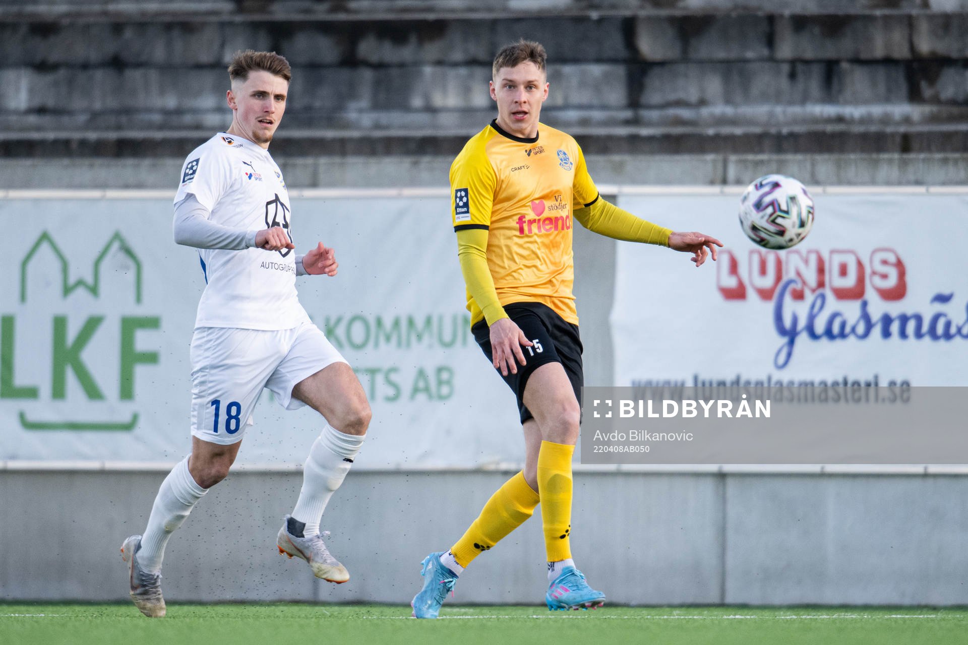 Lunds Gustav Båth Sågänger jagas av IFK Malmös Hampus