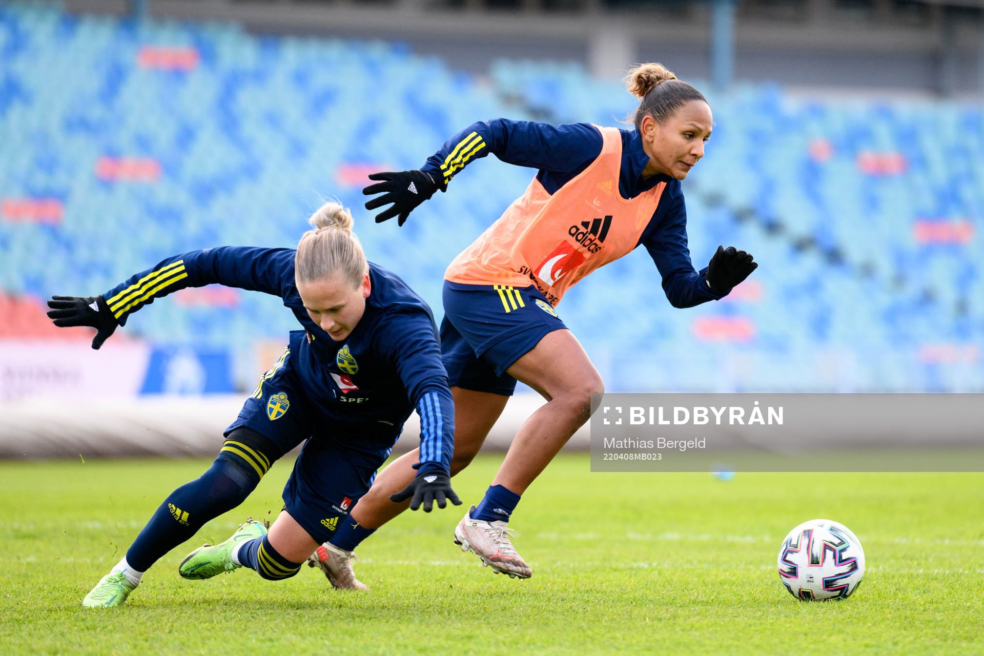 Filippa Curmark and Madelen Janogy of the Swedish women's