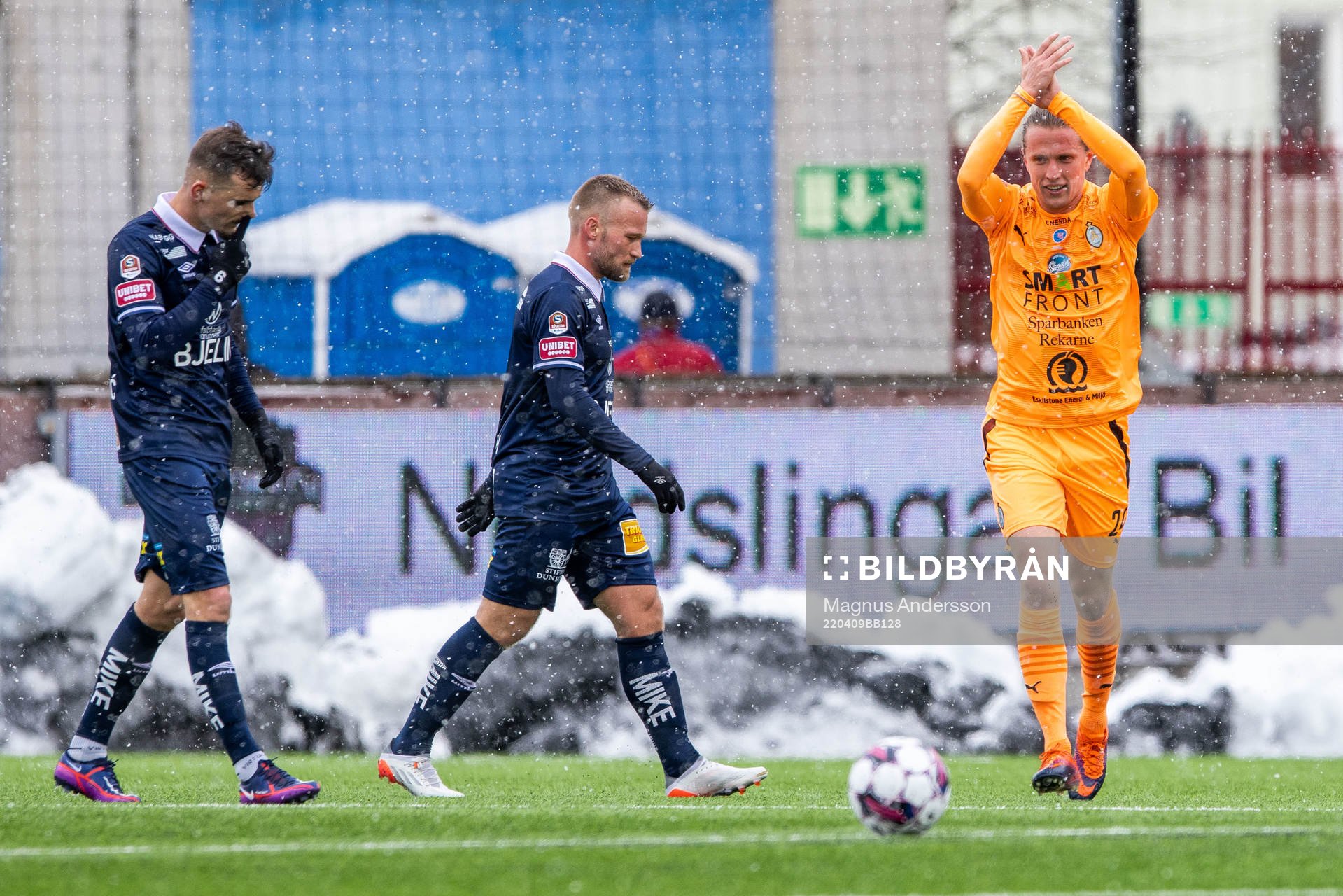 AFC Eskilstunas Viktor Götesson jublar