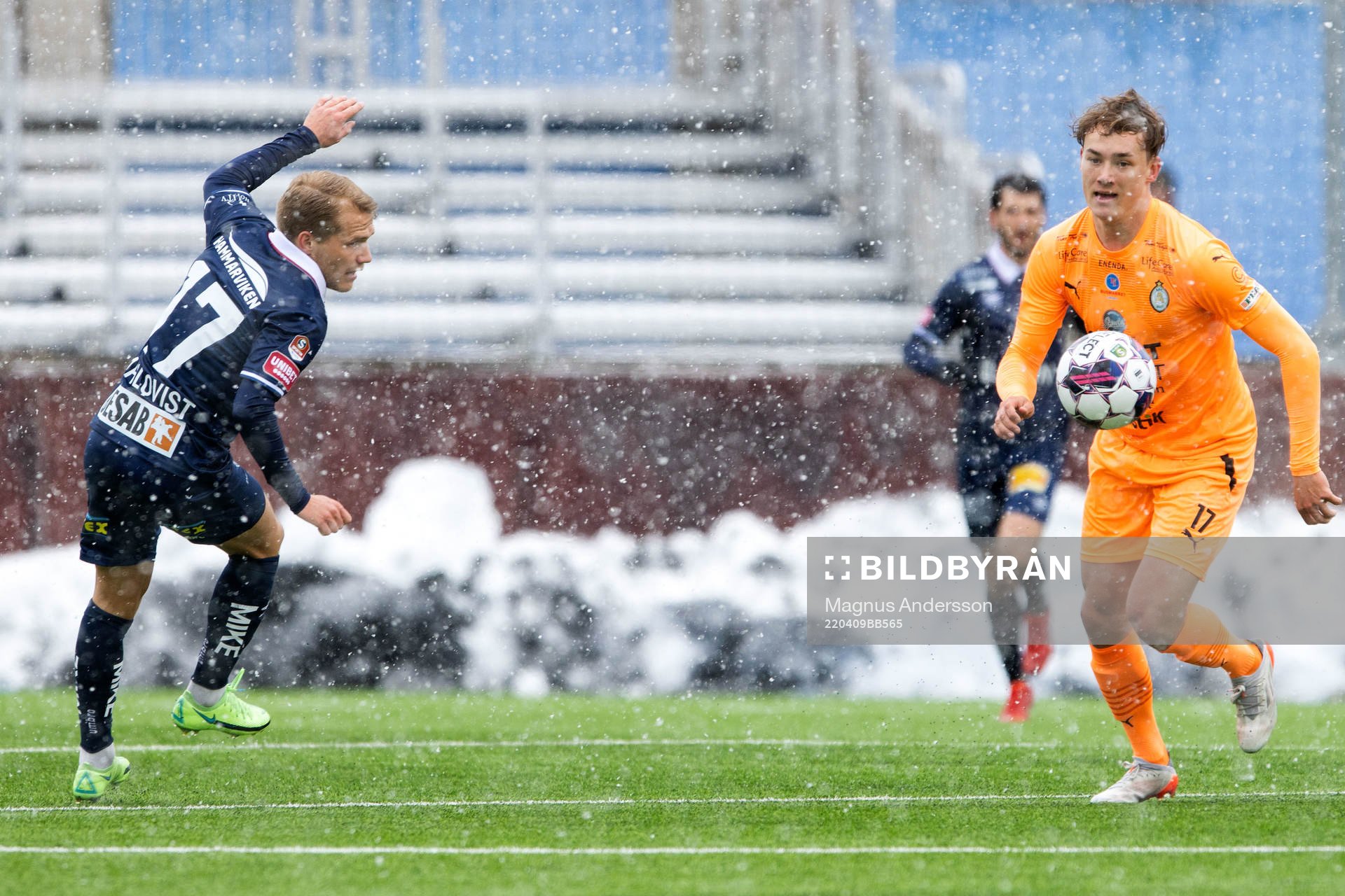 Örgrytes Hampus Dahlqvist och AFC Eskilstunas Anton Ekeroth