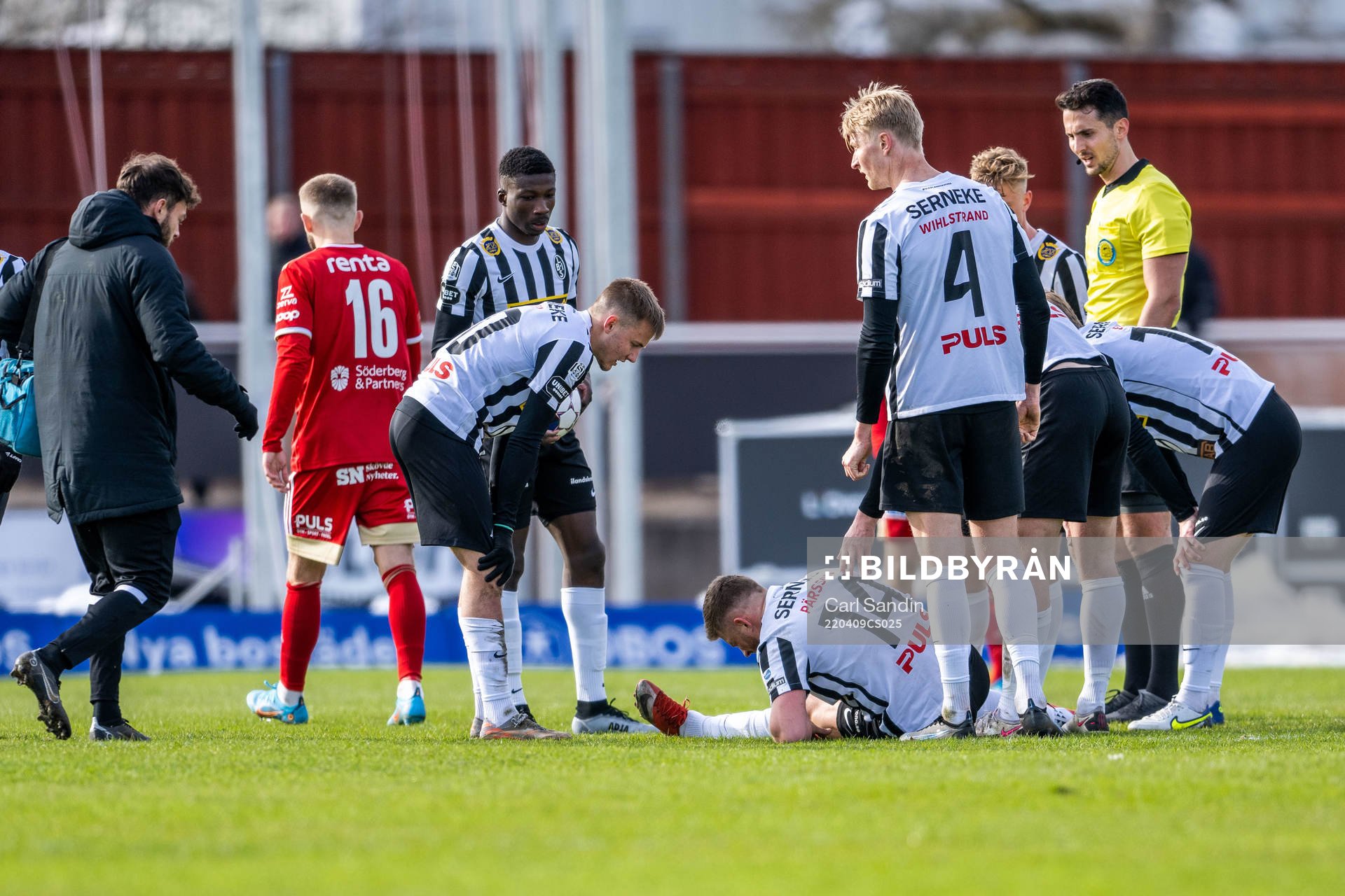 Landskronas Erik Pärsson har ont