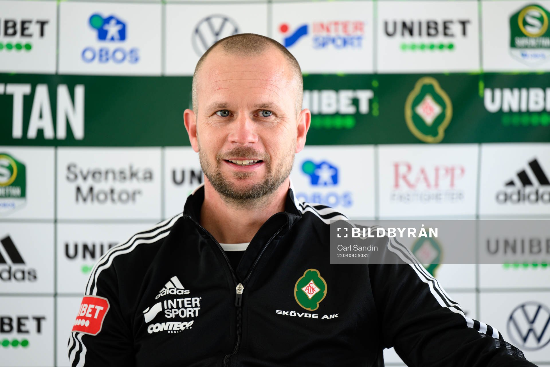 Skövdes tränare Tobias Linderoth på en presskonferens