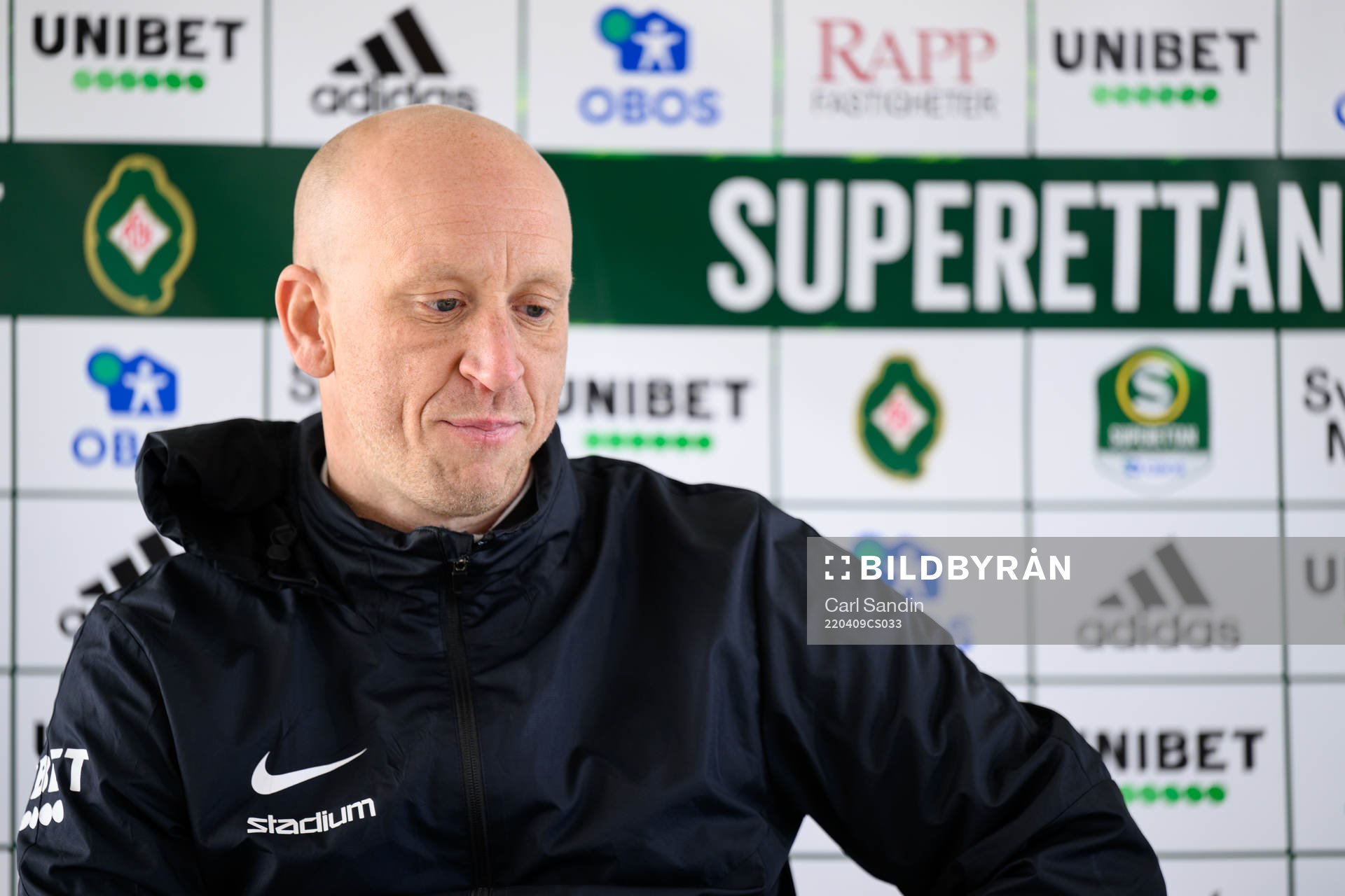 Landskronas tränare Billy Magnusson på en presskonferens