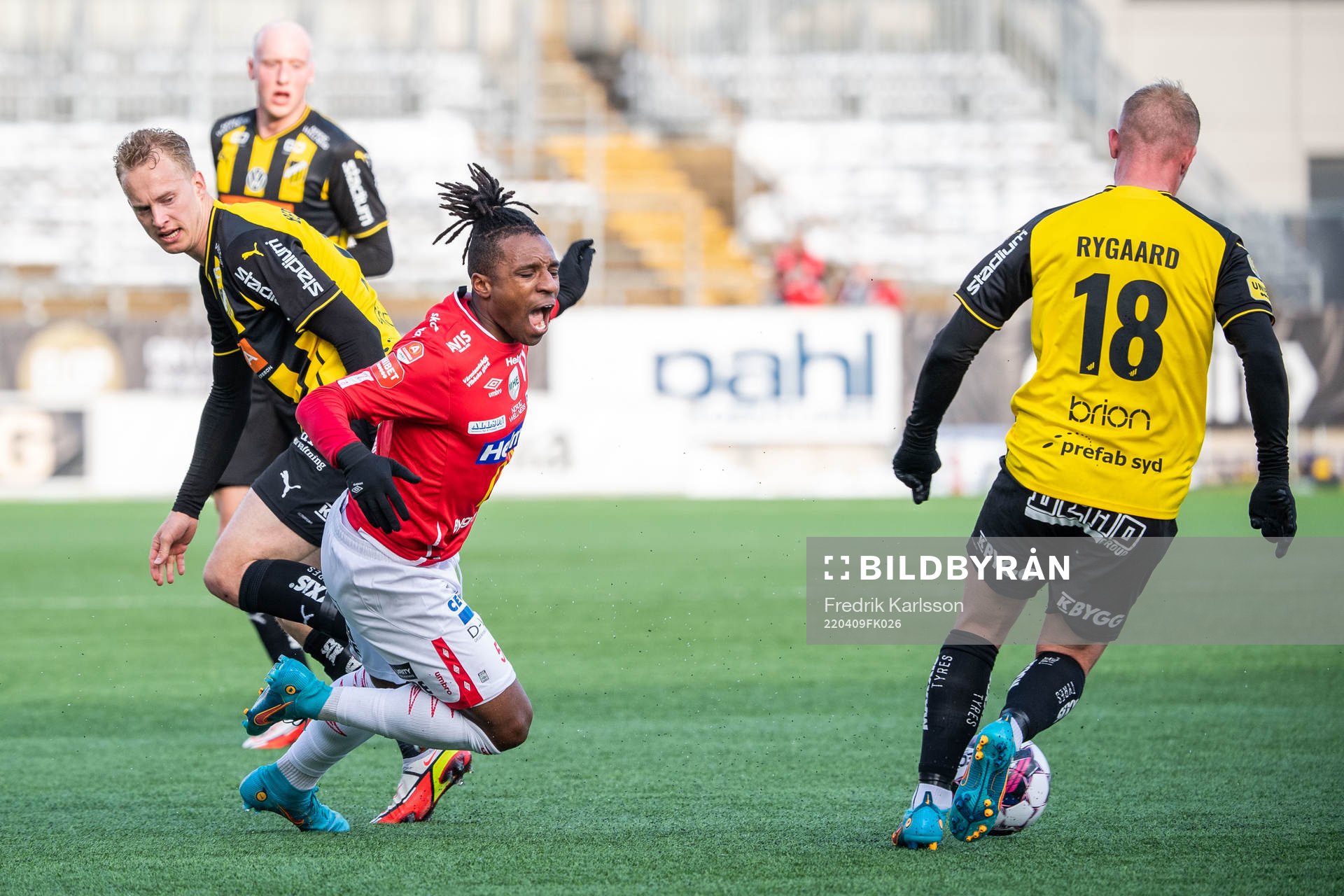 Häckens Gustav Berggren och Degerfors Joseph-Claude