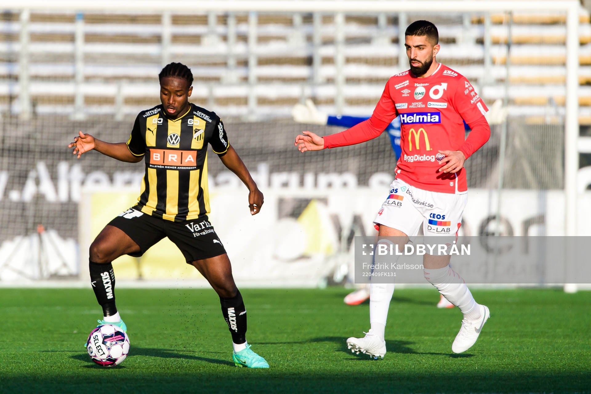 Häckens Ibrahim Sadiq och Degerfors Sean Sabetkar