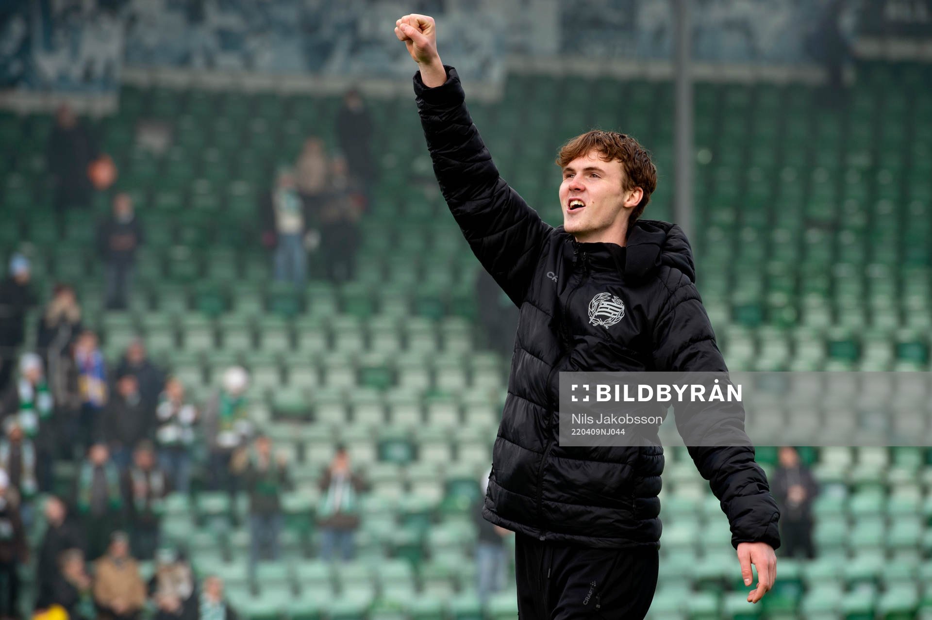 Hammarbys Williot Swedberg jublar med publiken