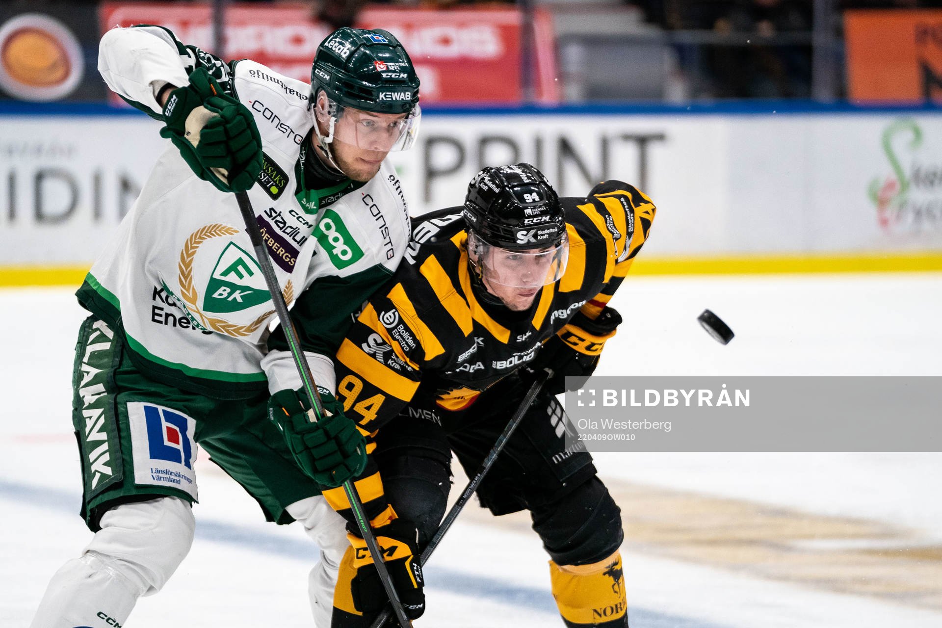 Färjestads Victor Ejdsell och Skellefteås Linus Karlsson