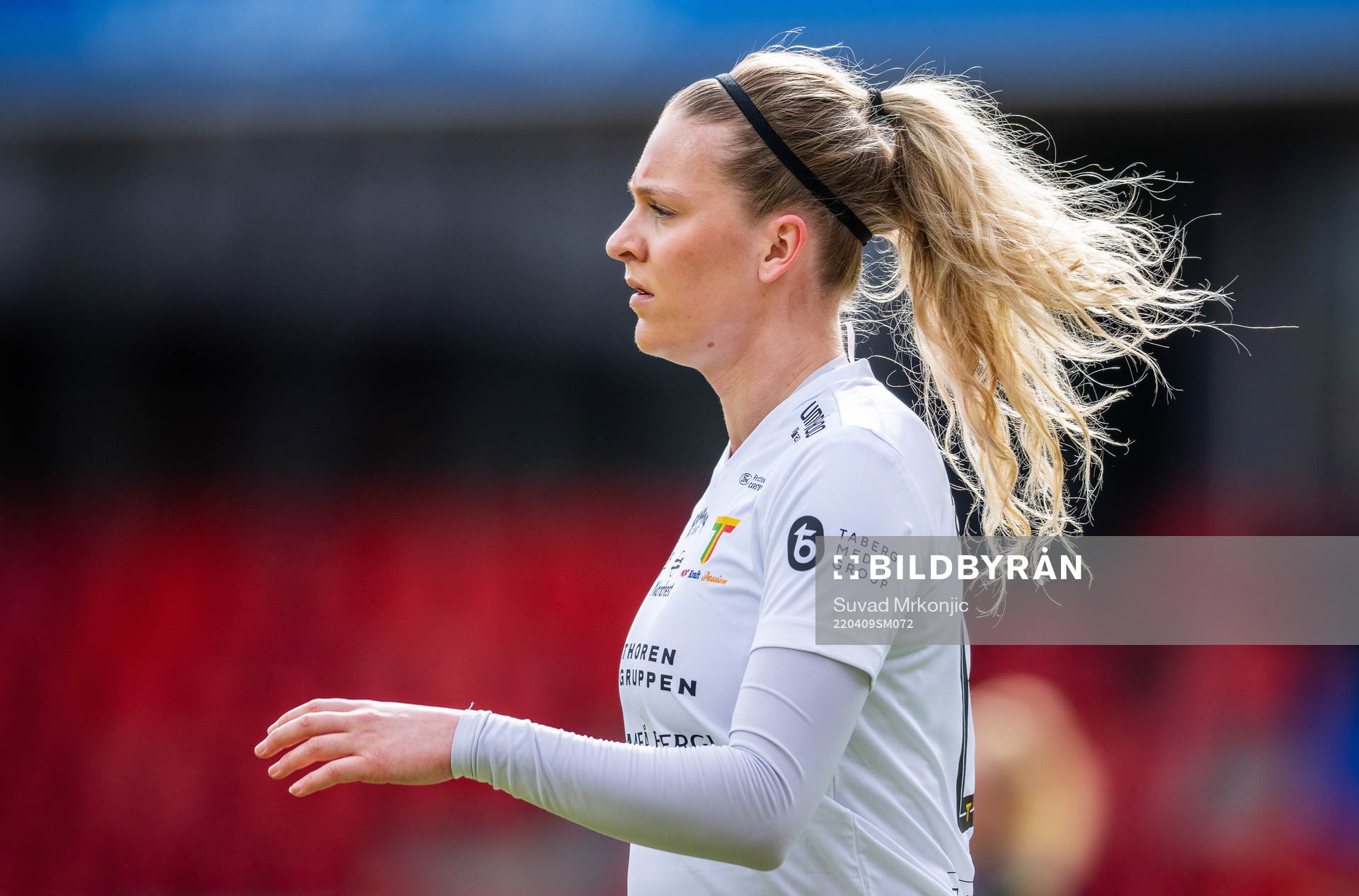Team TGs Linnea Lindström under fotbollsmatchen i Elitettan mellan Växjö och Team TG den 9 april 2022 i Växjö. 