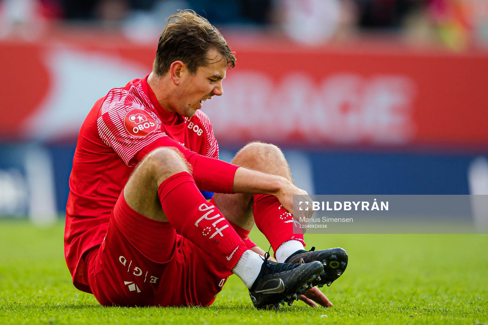 Fredrik Pallesen Knudsen of Brann in pain