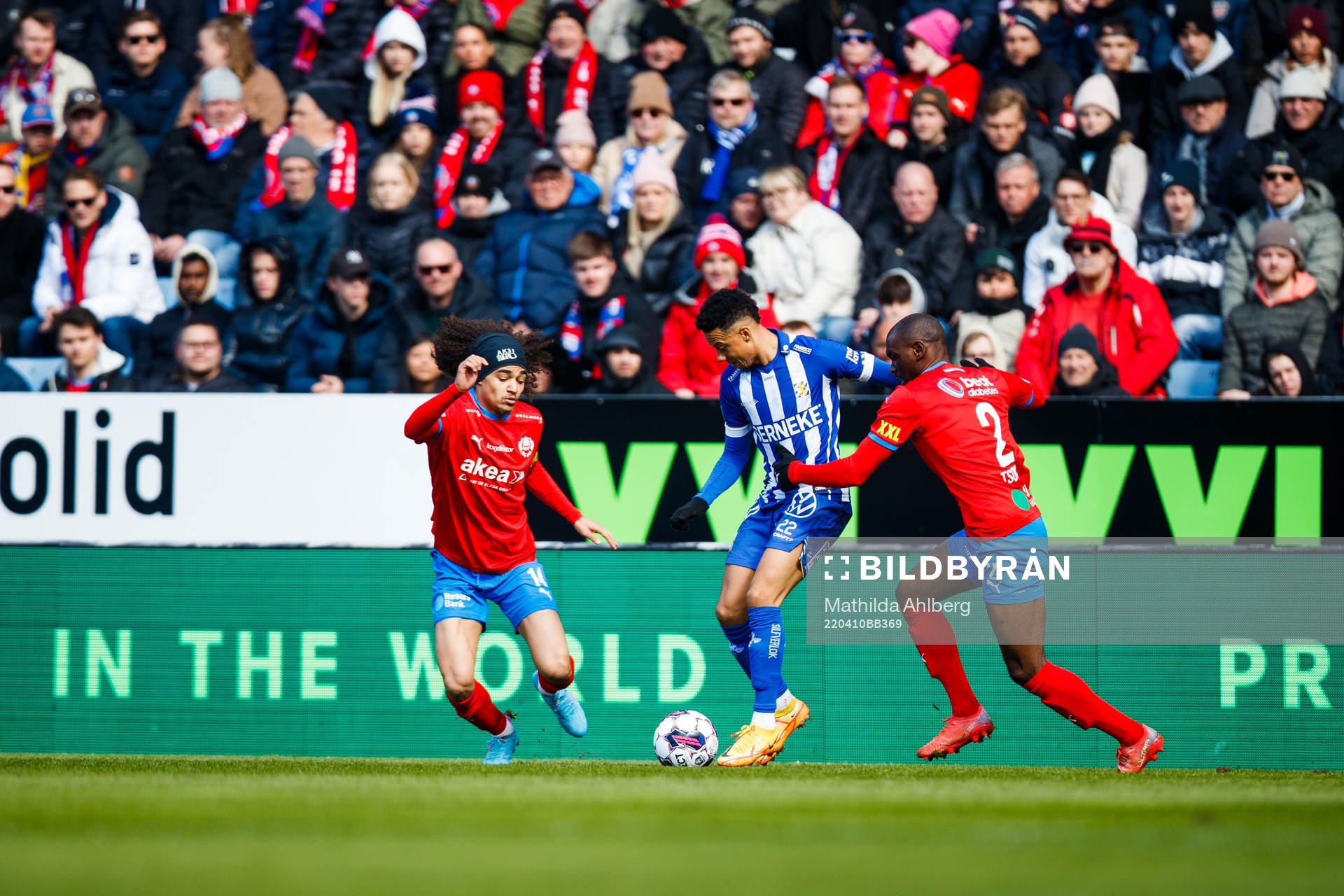 Helsingborgs Adam Kaied och Ravy Tsouka-Dozi samt IFK
