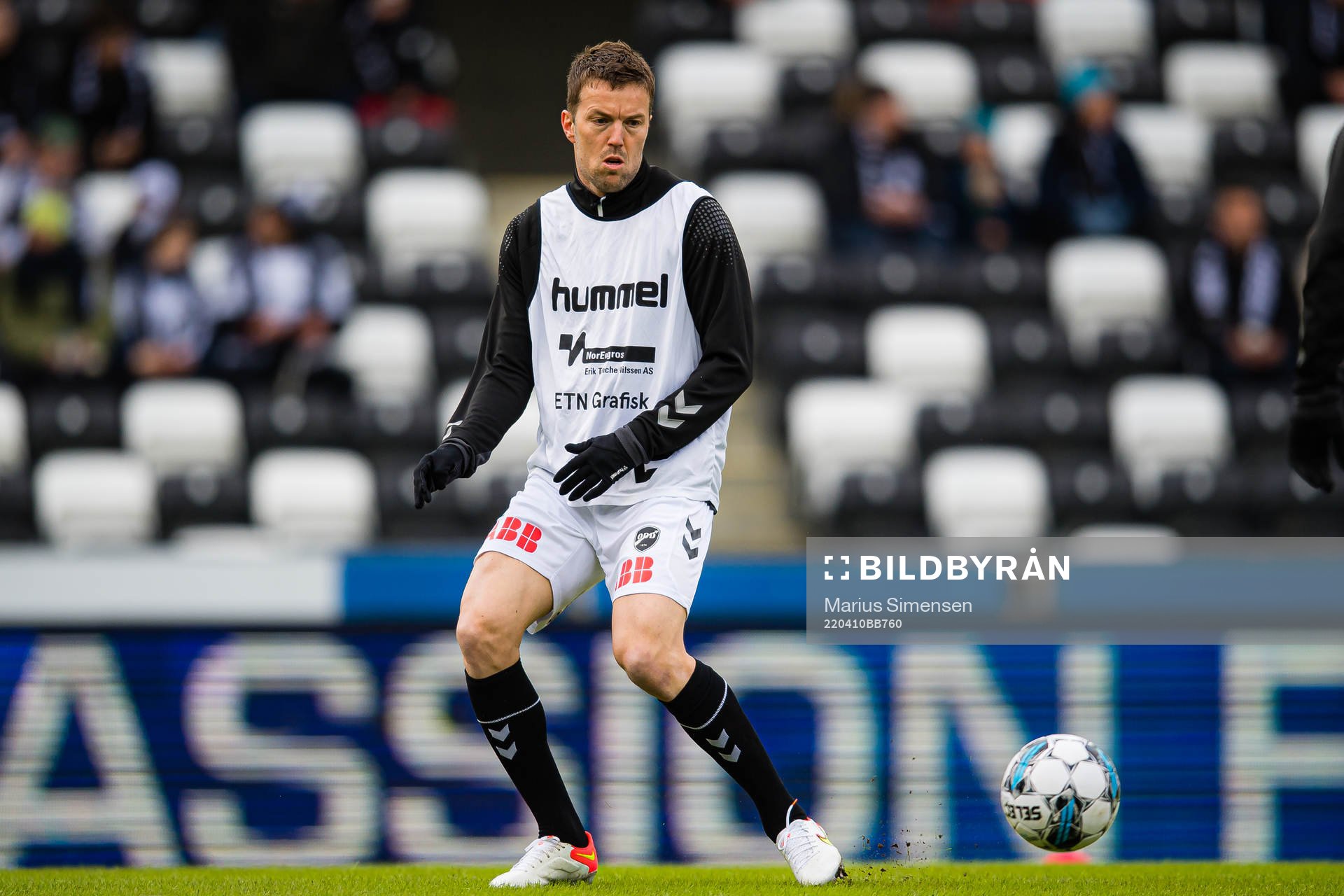 Espen Ruud of Odd warms up