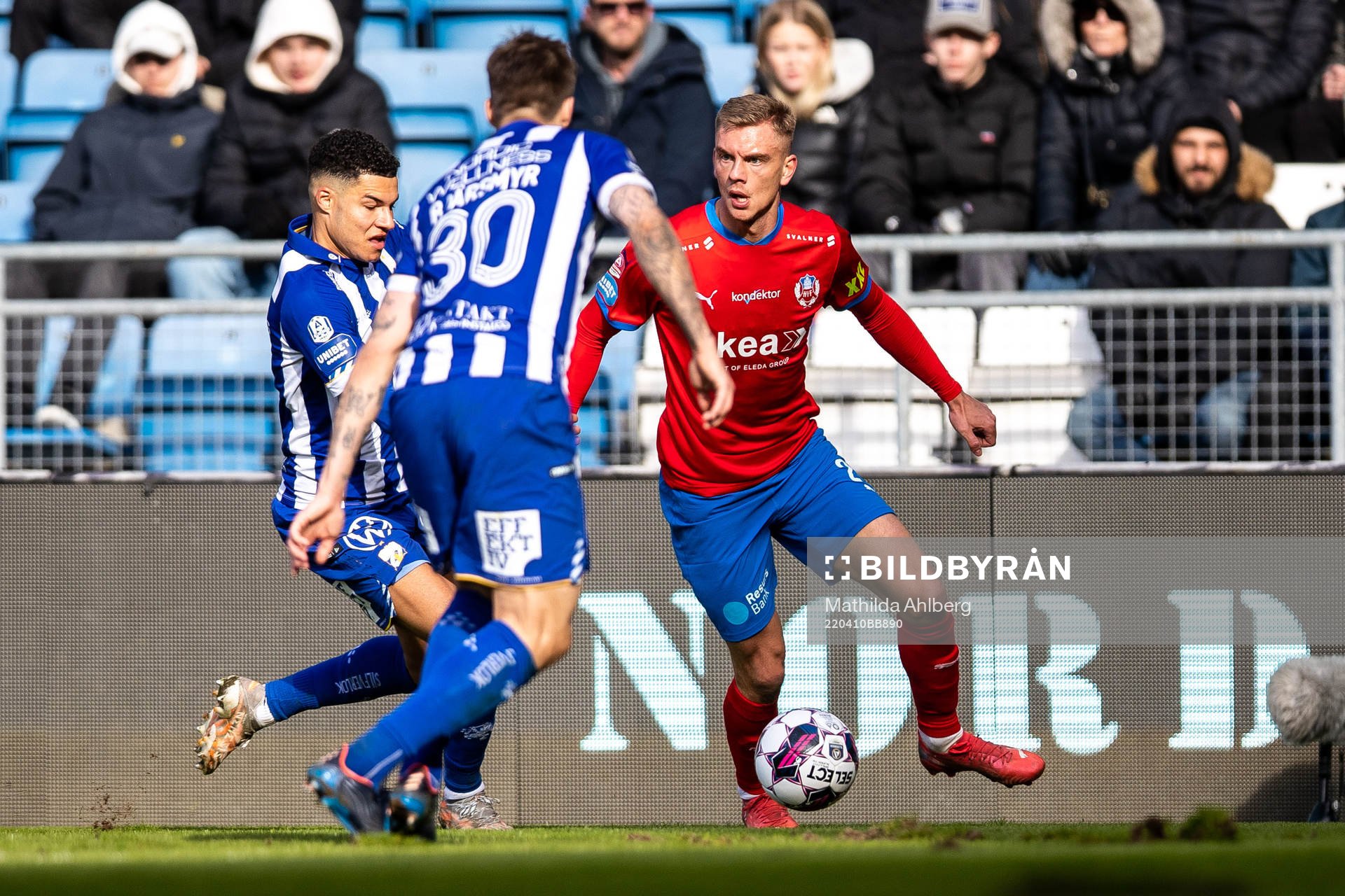 IFK Göteborgs Hosam Aiesh och Helsingborgs Dennis Olsson