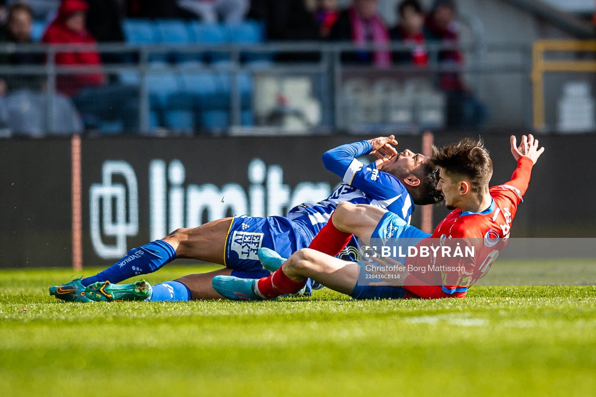 Helsingborgs Armin Gigovic i en situation med IFK