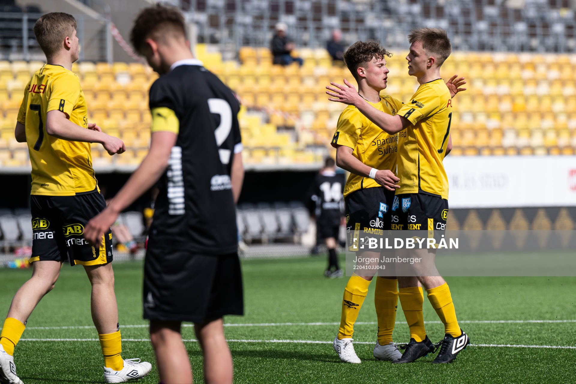 Elfsborgs Enzo Andren jublar med Theo Eliasson