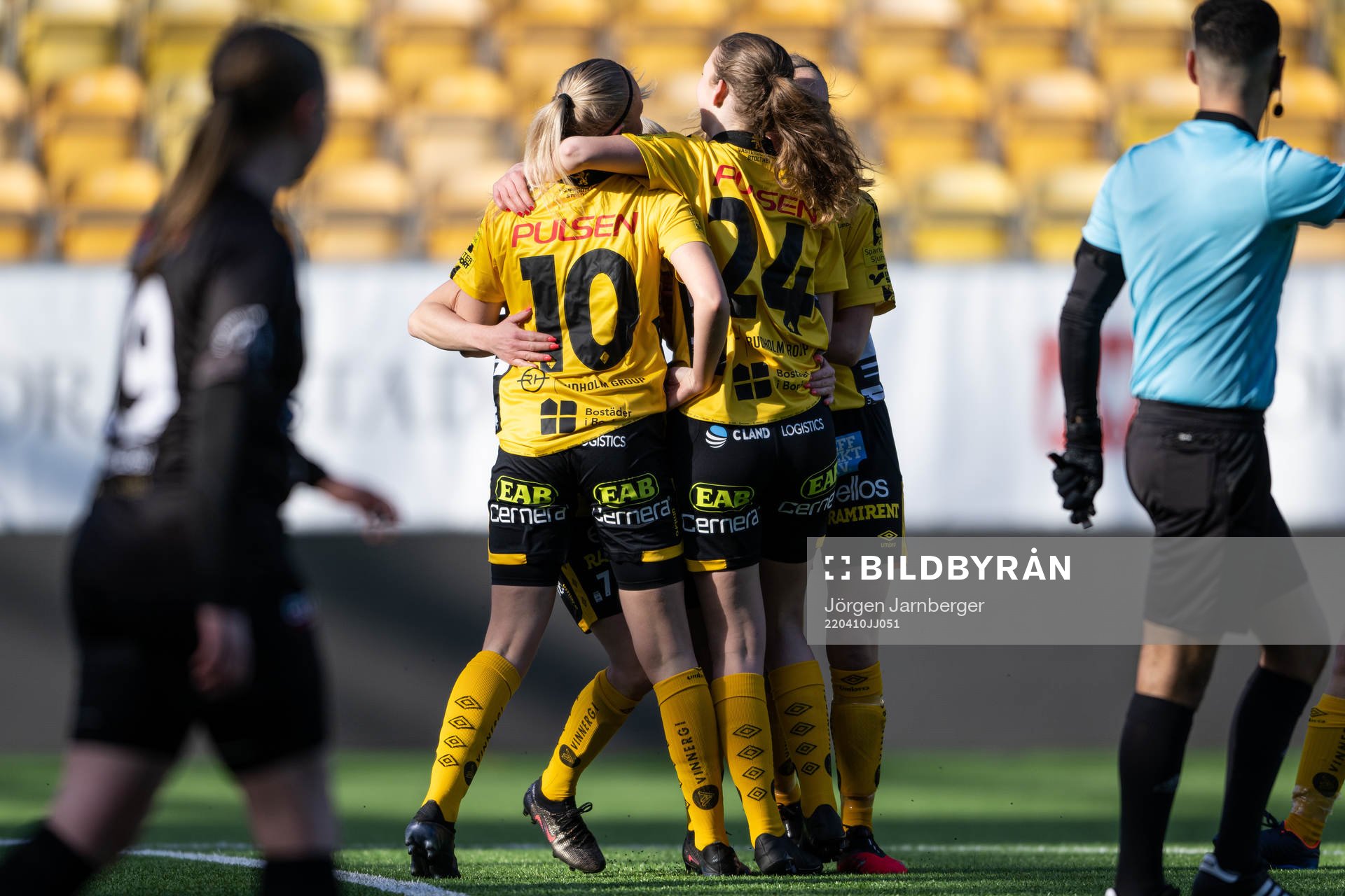 Elfsborgs Matilda Ståhlbom Karlsson (rygg mot kameran)